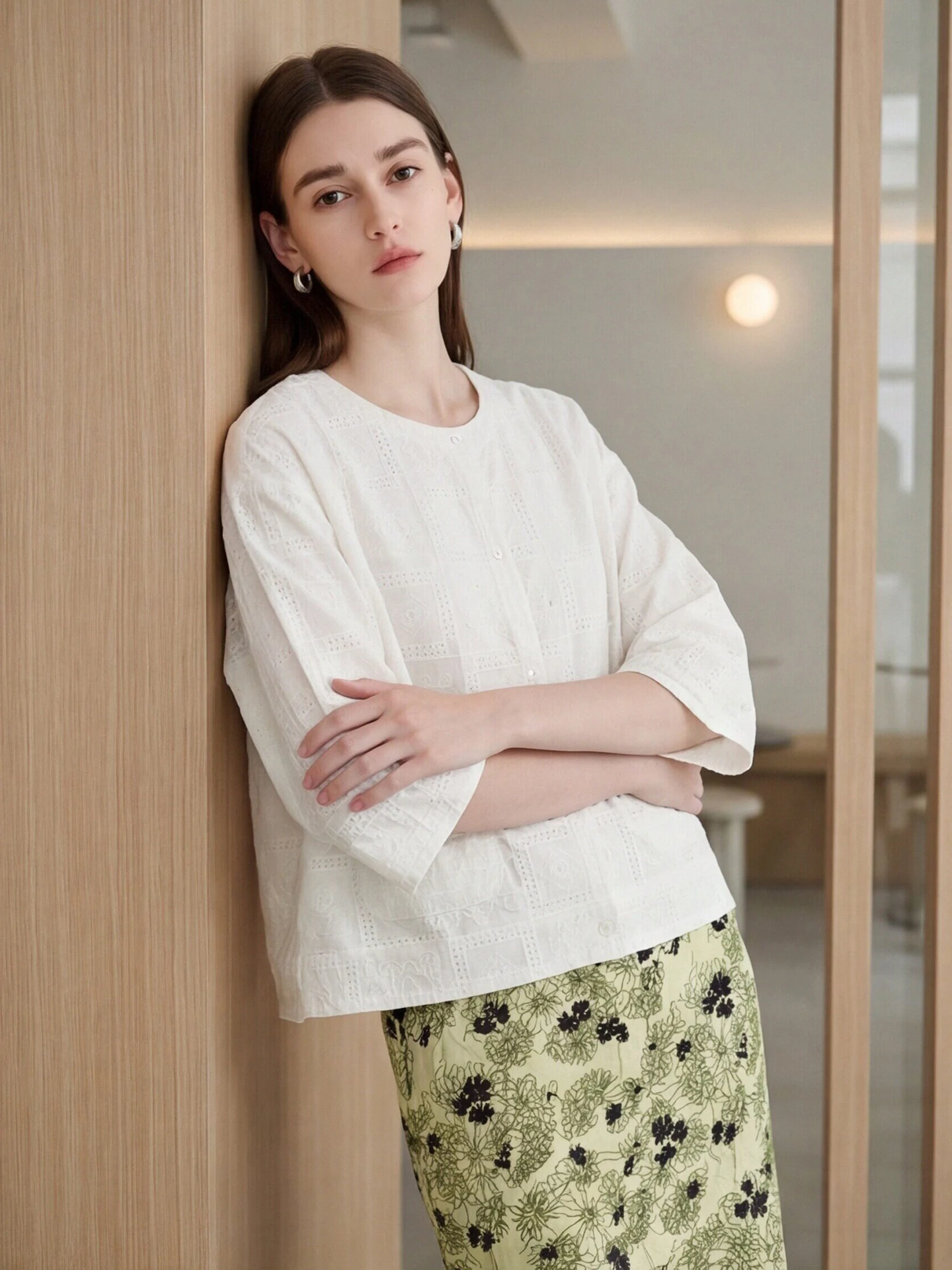 

Женская повседневная свободная хлопковая рубашка SueM Madela с вышивкой, ажурным узором, коротким рукавом и длинным ворсом