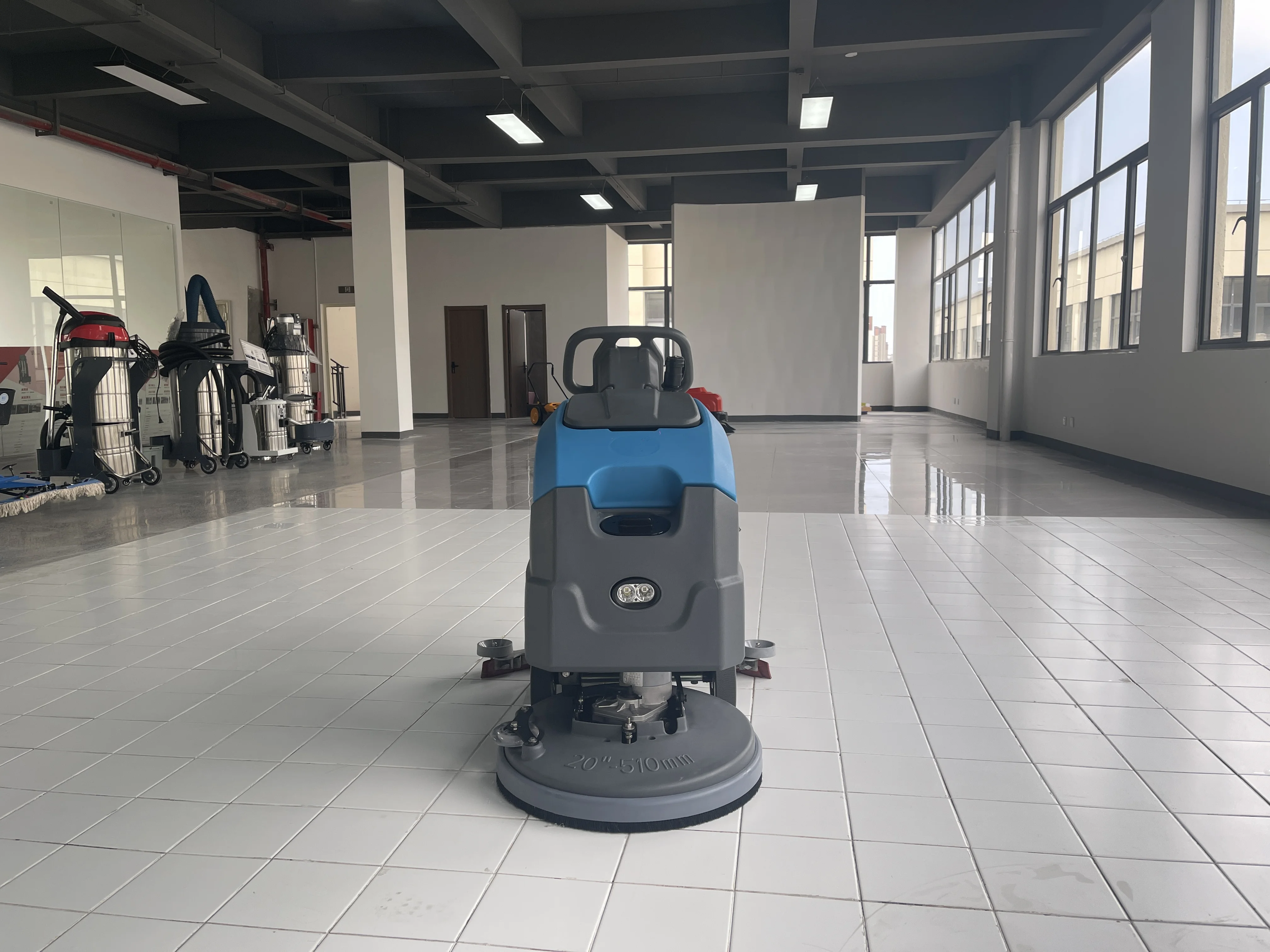 Machine à laver les sols, modèle économique économique économique, entrepôt, brosse électrique, balayeuse de route