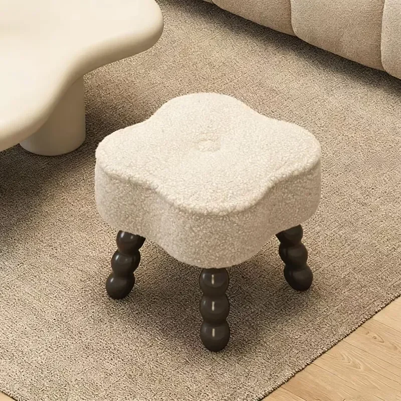 Retro Four Leaf Clover Lamb Wool Low Stool Solid Wood Footstool Multi Functional Home Shoe Change Bench Soft Upholstered Sofa