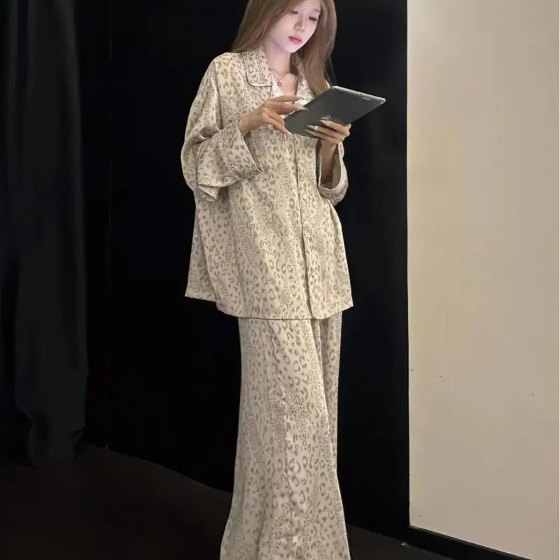 

2025 Autumn Winter New Ice Silk Pajama Set Women Sexy Leopard Pattern Long Sleeve Loose Home Clothes Fashion Elegant Pajamas