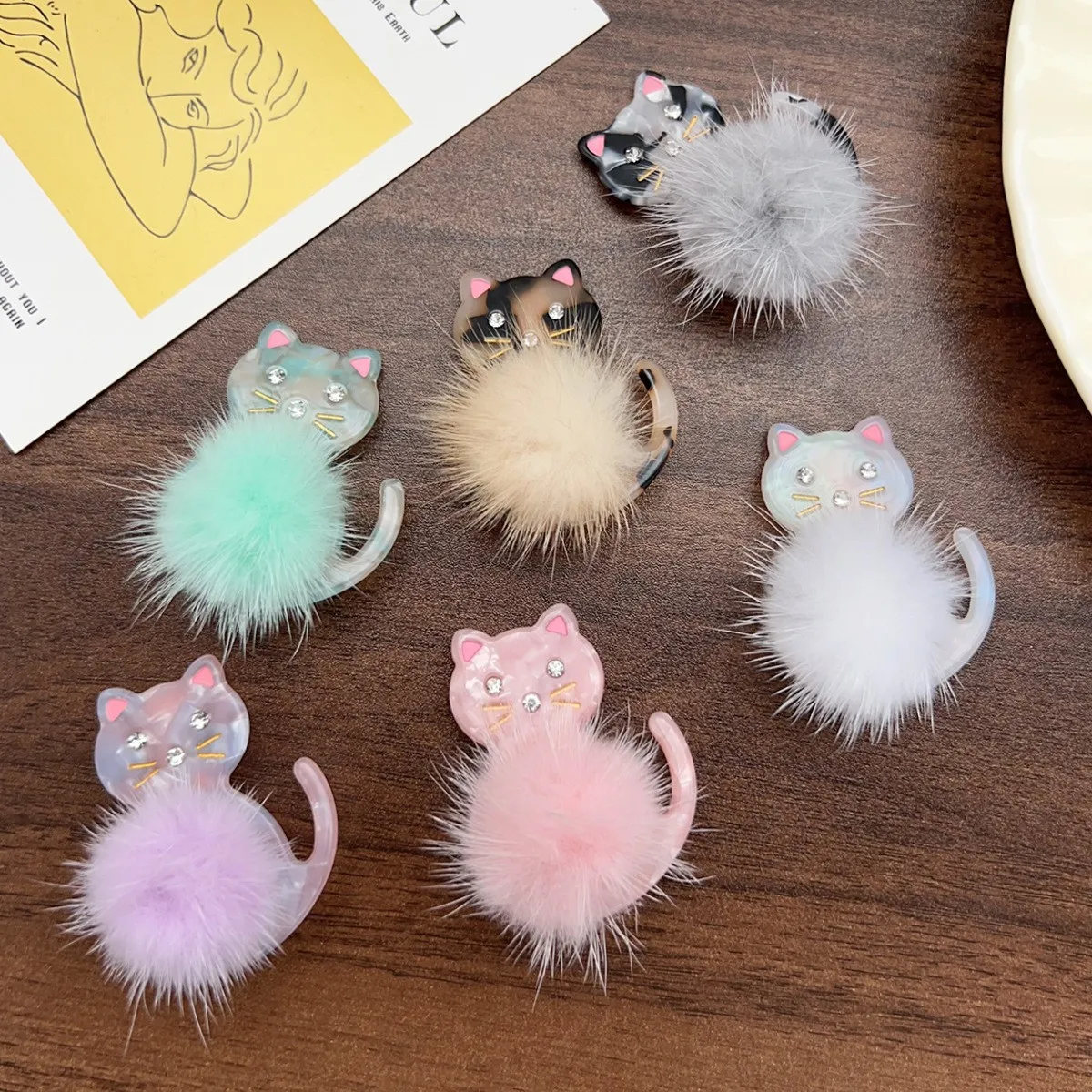 

New Creative Plush Cat Edge Clip Acetate Hair Claw Fashionable Sweet and Cute Design Beautiful Girl's Favorite Edge Clip