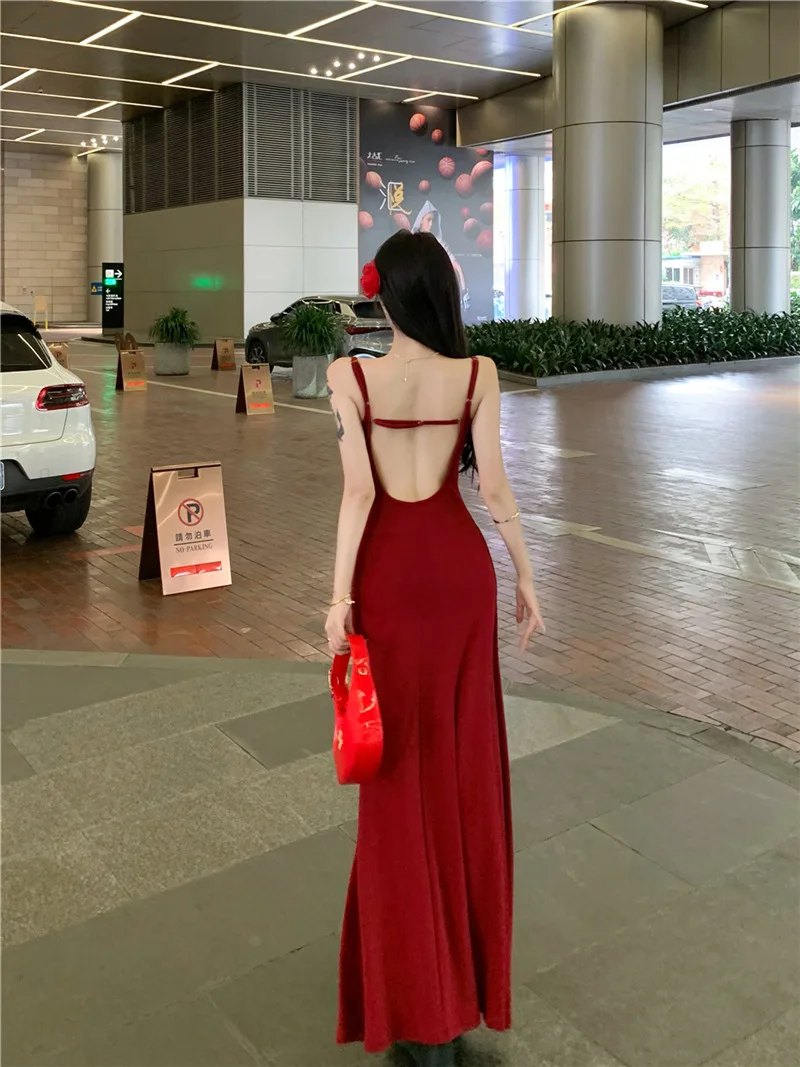 

2025 Summer Backless Dress Femininity Hip-wrapped Suspender Dress