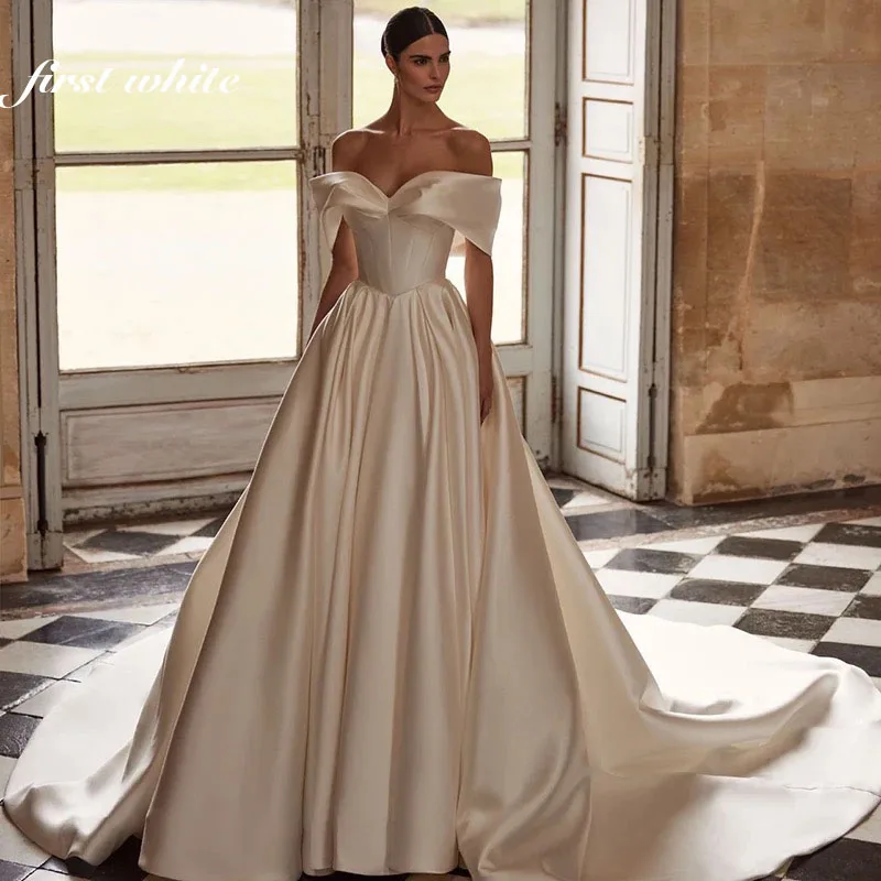 Firstwhite personalizado a linha fora do ombro vestido de casamento simples cetim querida princesa vestido de noiva plus size robe de mariée