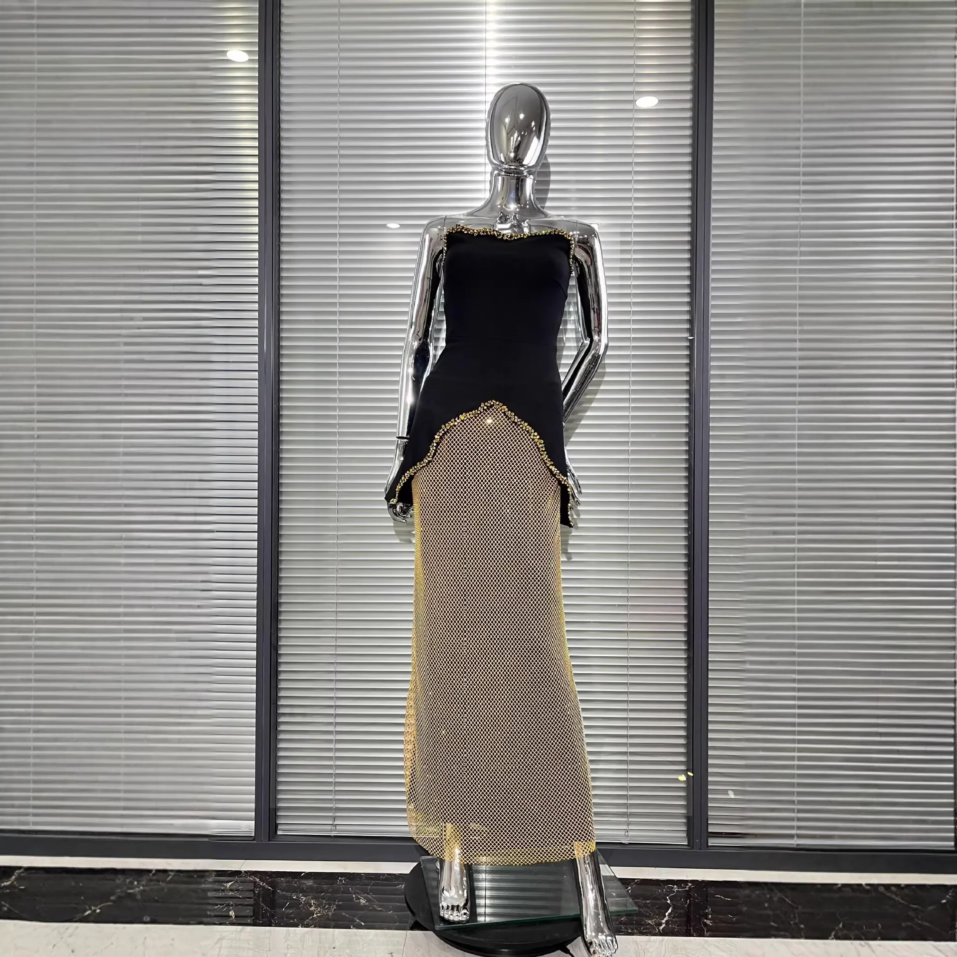 

Luxury Gown Skirt Two Pieces Sets Black Strapless Sleeveless Top + High Waist Diamonds Net Long Skirt Suit Evening Party Dress