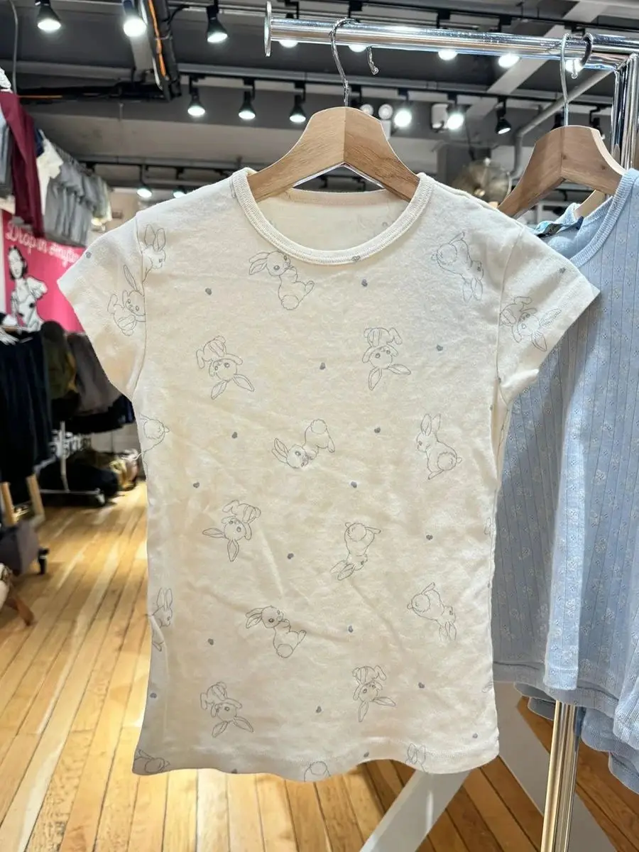 Bunny เสื้อยืดกางเกงขาสั้น Pamaja ชุดผู้หญิง O-คอสั้นแขนเสื้อ Slim Tee + เอวยางยืดตรง Sweatshorts ผ้าฝ้ายหวาน 2 ชิ้นชุด