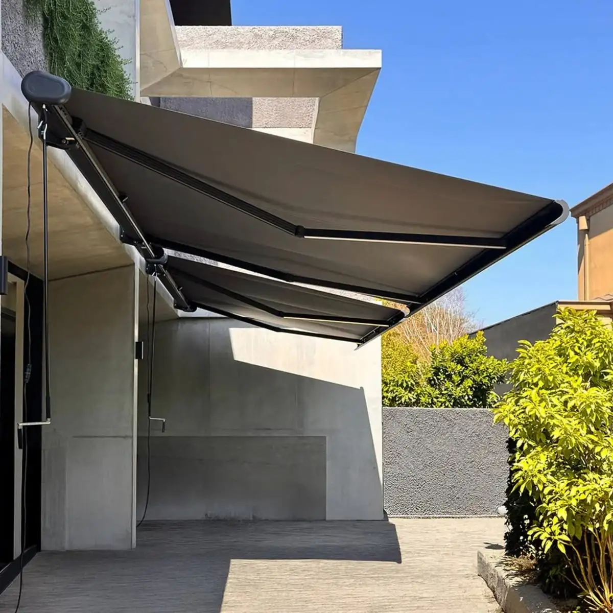 

Suitable for Villa Use Aluminum Sunshade Canopy Waterproof Wide Field of Vision Awning Fashionable Easy To Install Sunshade