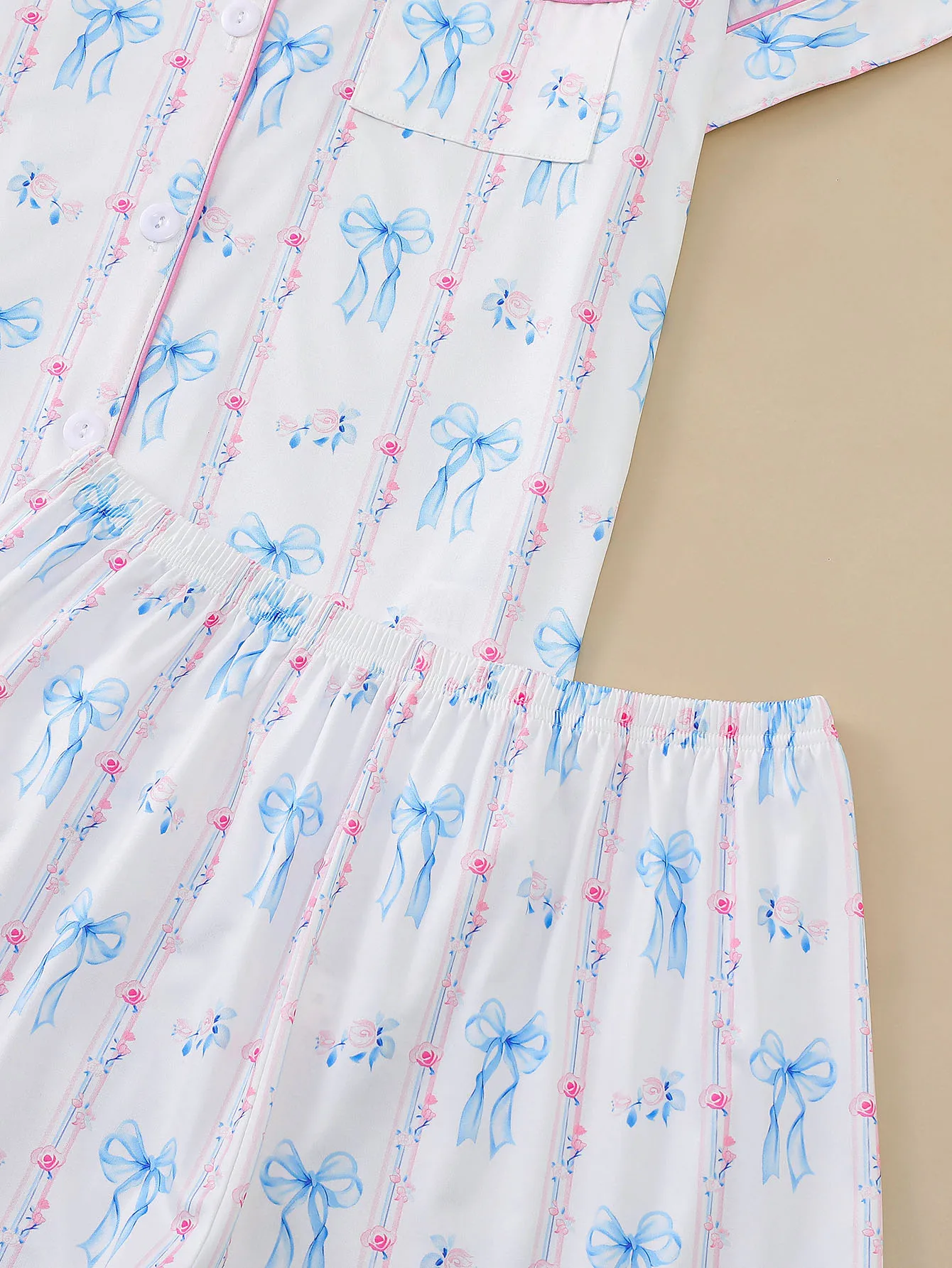Bow print can be worn on women\'s pajamas lapel button short sleeved tops and loose shorts women\'s home wear