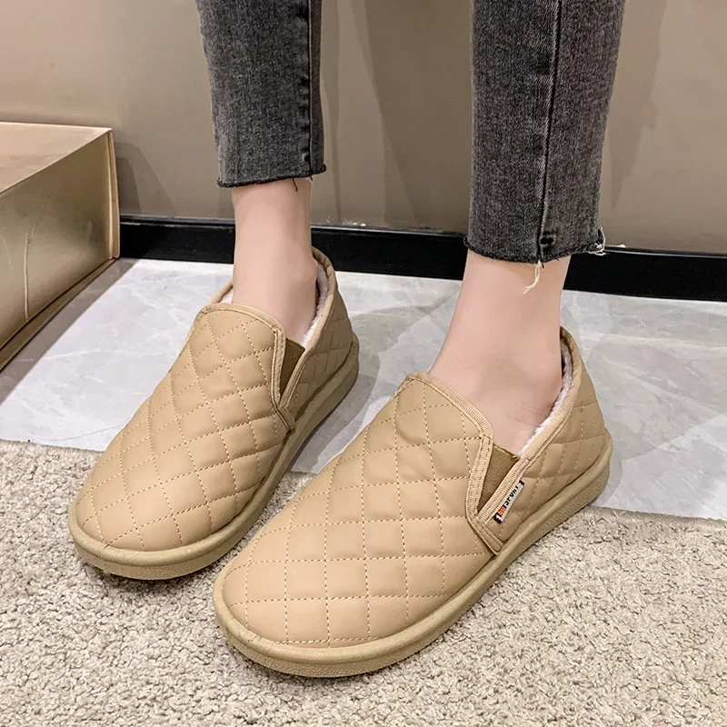 Sepatu bot katun kasual wanita, sepatu bot salju Anti slip sol lembut nyaman luar ruangan tahan air untuk musim dingin