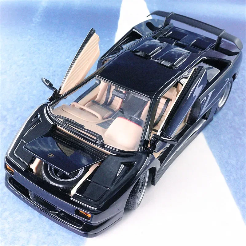 Maisto 1:18 Lamborghini Ghost Diablo SV Sports Car High Simulation Alloy Car Model Collection Decoration Gift Toy B522