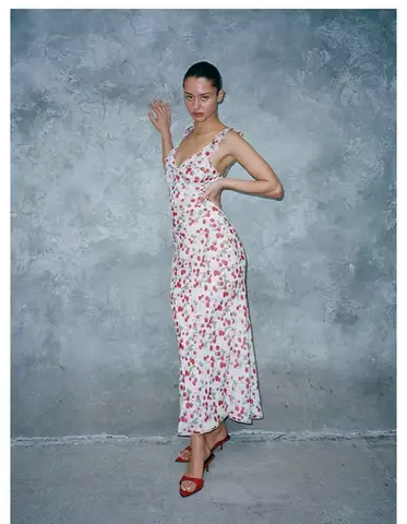 2025 Ny 100% Siden Dam V-ringad Volanger Ärmlös Slim Fit Jordgubbsmönstrad Långklänning 10 best sales 100 sidenklänningar - №10