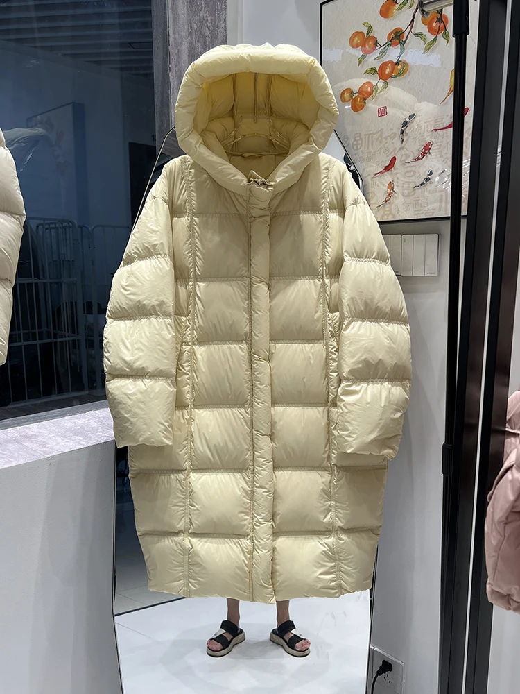 

2025 Новый женский пуховик среднего и длинного цвета, корейское издание, модное свободное толстое пуховое пальто с капюшоном, универсальное теплое зимнее пальто