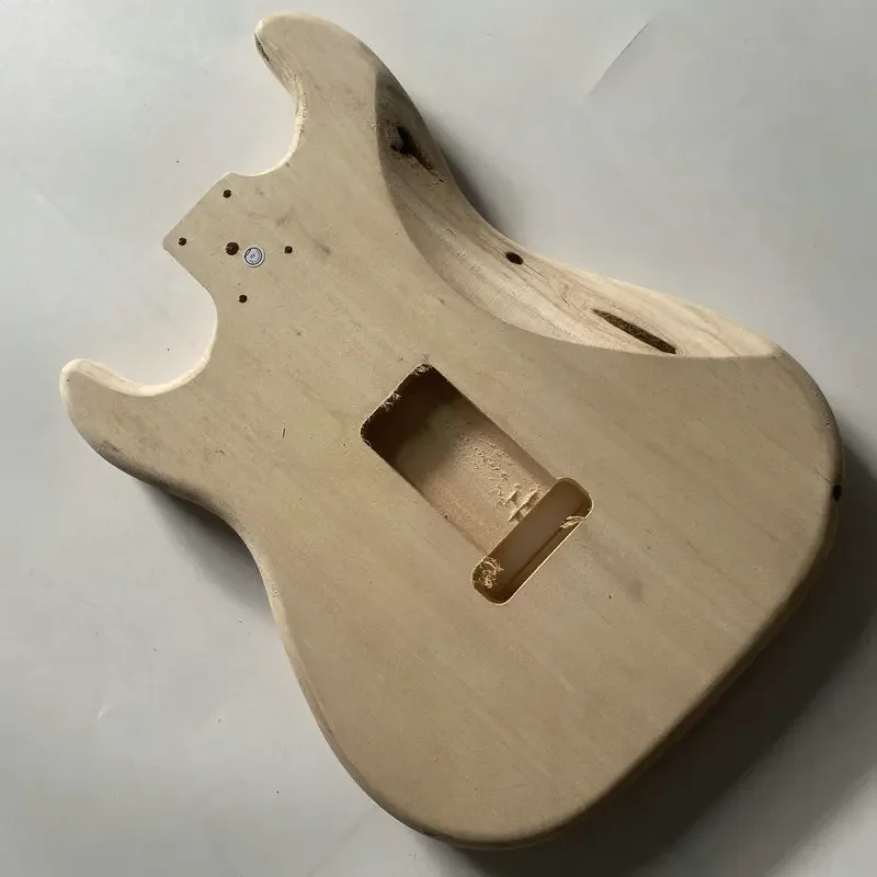 IB467 Modelo ST de madera de bajo sólido dañado, cuerpo de guitarra eléctrica, pastillas SSH, puente trémolo para reemplazar y bricolaje, sin pinturas