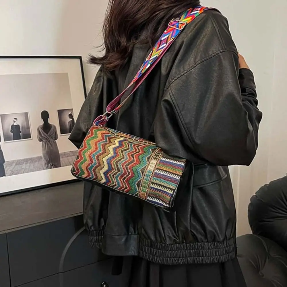 Large Capacity Ethnic Style Crossbody Bags Woven Bag Messenger Bag Fringe Shoulder Bag Geometric Handbag Bohemian Tote Bag Women