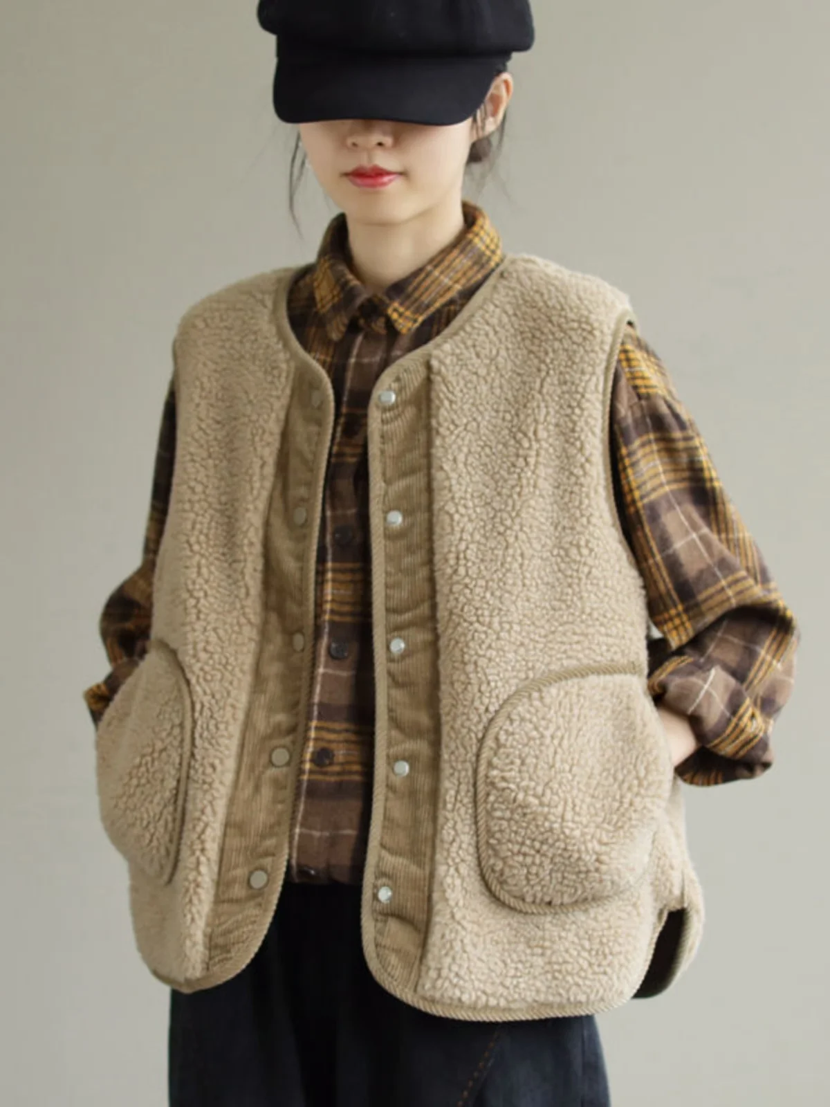 Double-Sided Wear Lamb Fur Vest Artistic Loose Women\'s Corduroy Tank Top Two-Way Wearable Female Jacket Commute Style round Neck