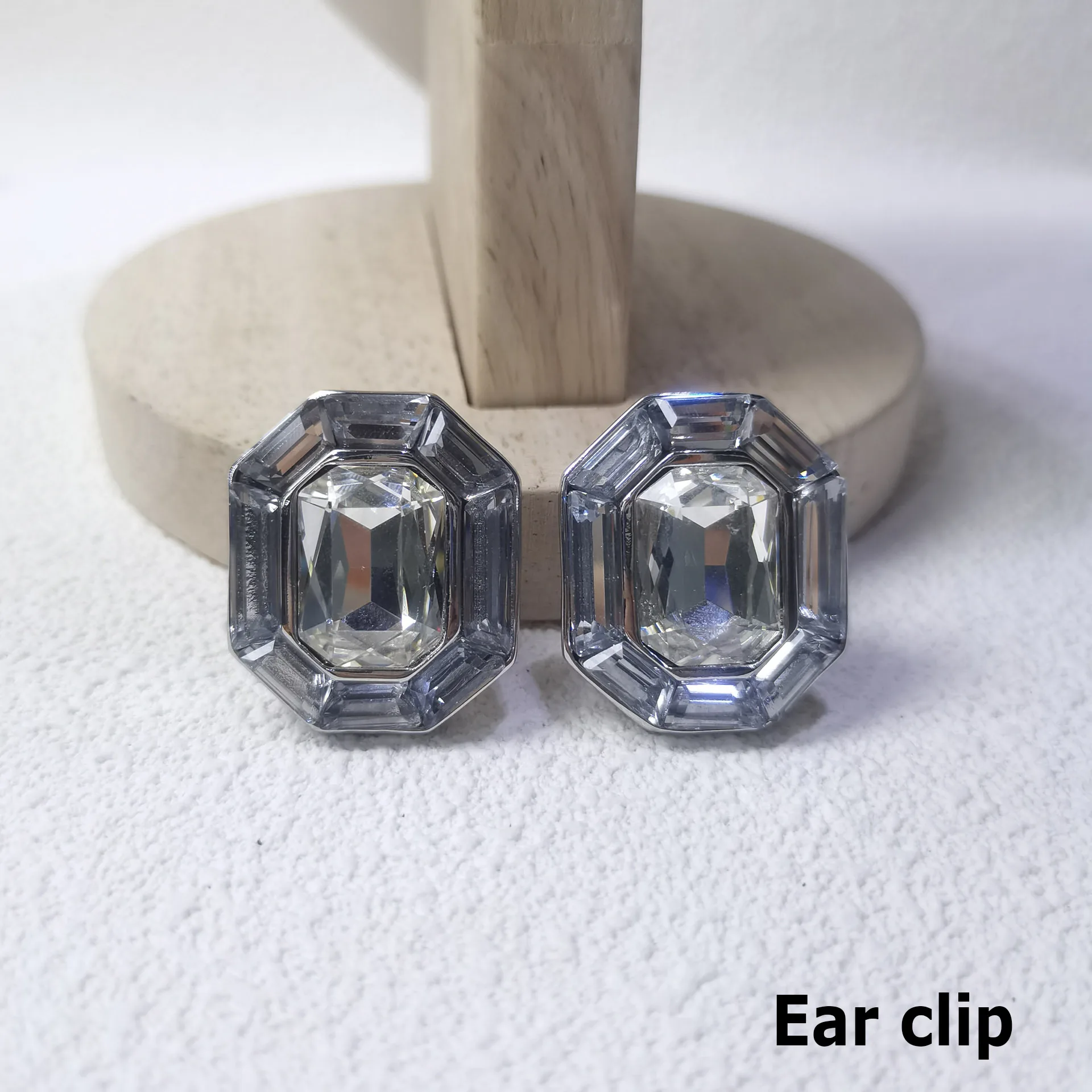 New Fashion Exquisite Women's Geometric Ear Clip Inlaid with Perfect Crystals Fashion Stainless Steel Ear Clip Party Accessories - Image 4
