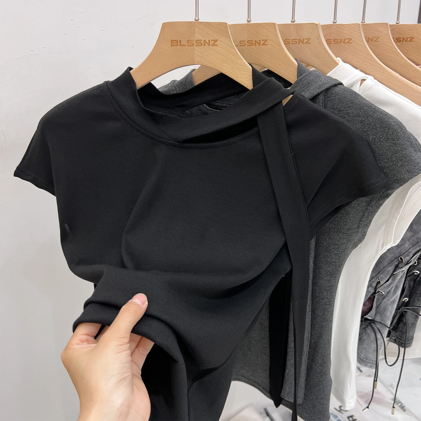Solid Color Versatile Slim Top Hollow Out O-Neck Tie Back Short Sleeve 2026 Women T-Shirt Summer Unique Ribbon Design Top