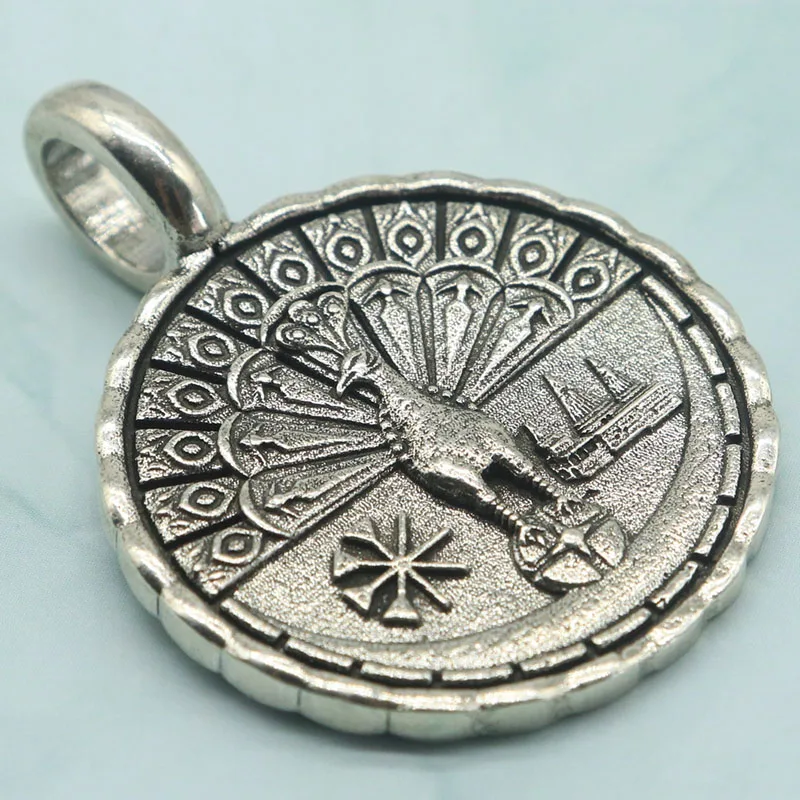 

Buy 3 Get 1 Free 9.7g Stainless Steel King of Birds Women Present Pendant SheCrown