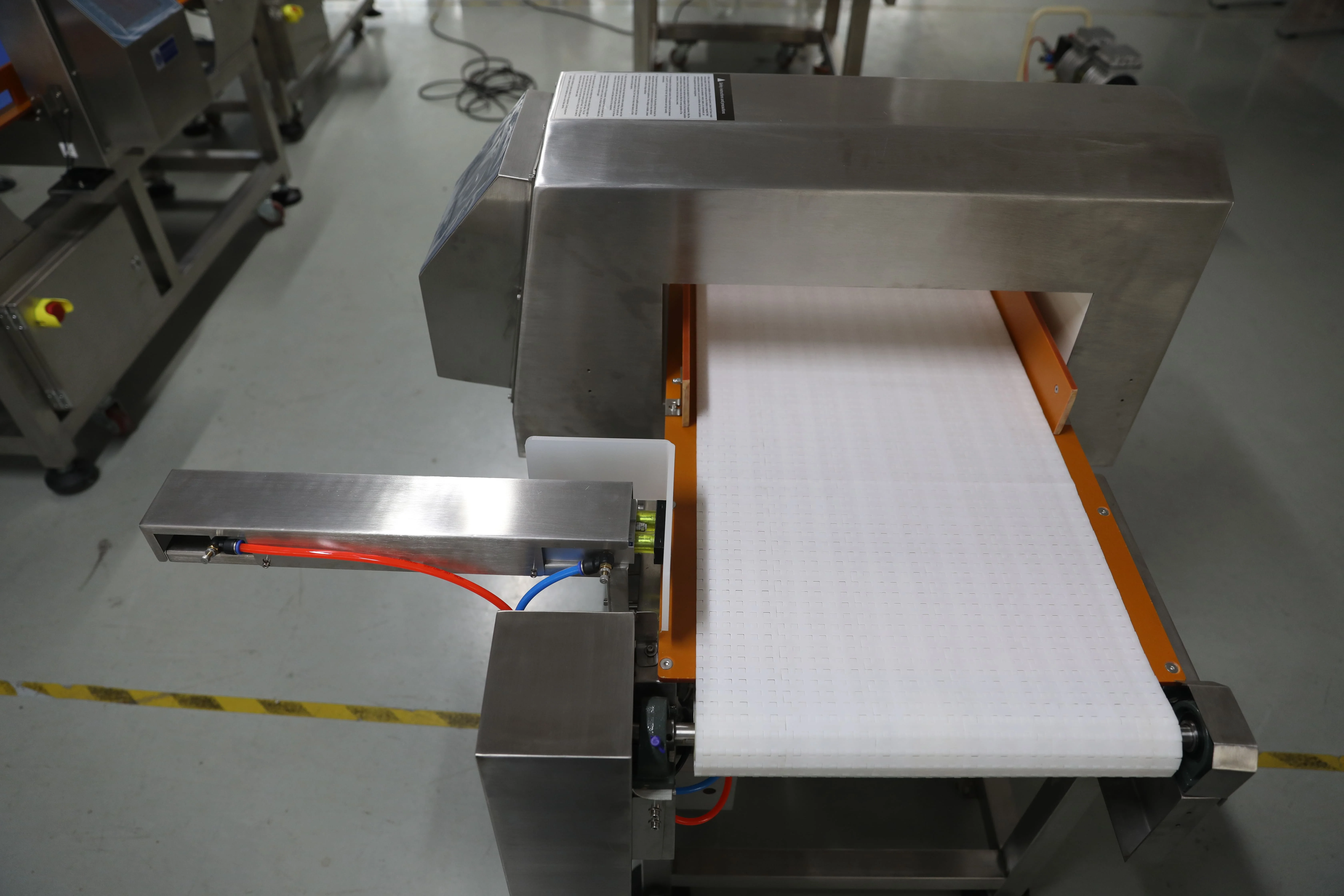 سعر المصنع CE نوعية جيدة فحص الفولاذ المقاوم للصدأ الناقل للماء للكشف عن المعادن للمنتج الغني بالمياه المالحة