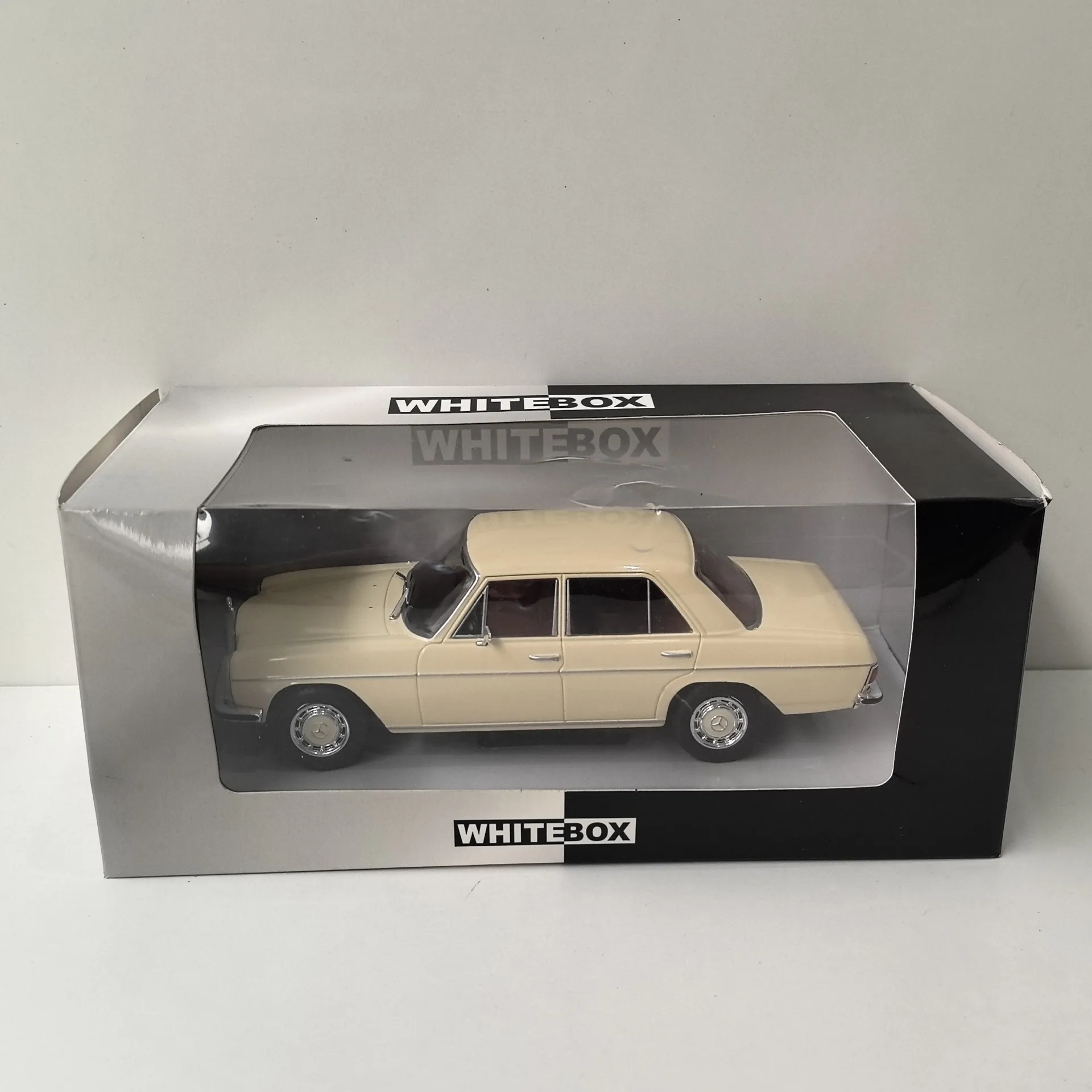 

Литой под давлением WHITEBOX масштаб 1/24 BENZ 200D модель автомобиля из сплава Коллекционная игрушка в подарок сувенир дисплей орнамент