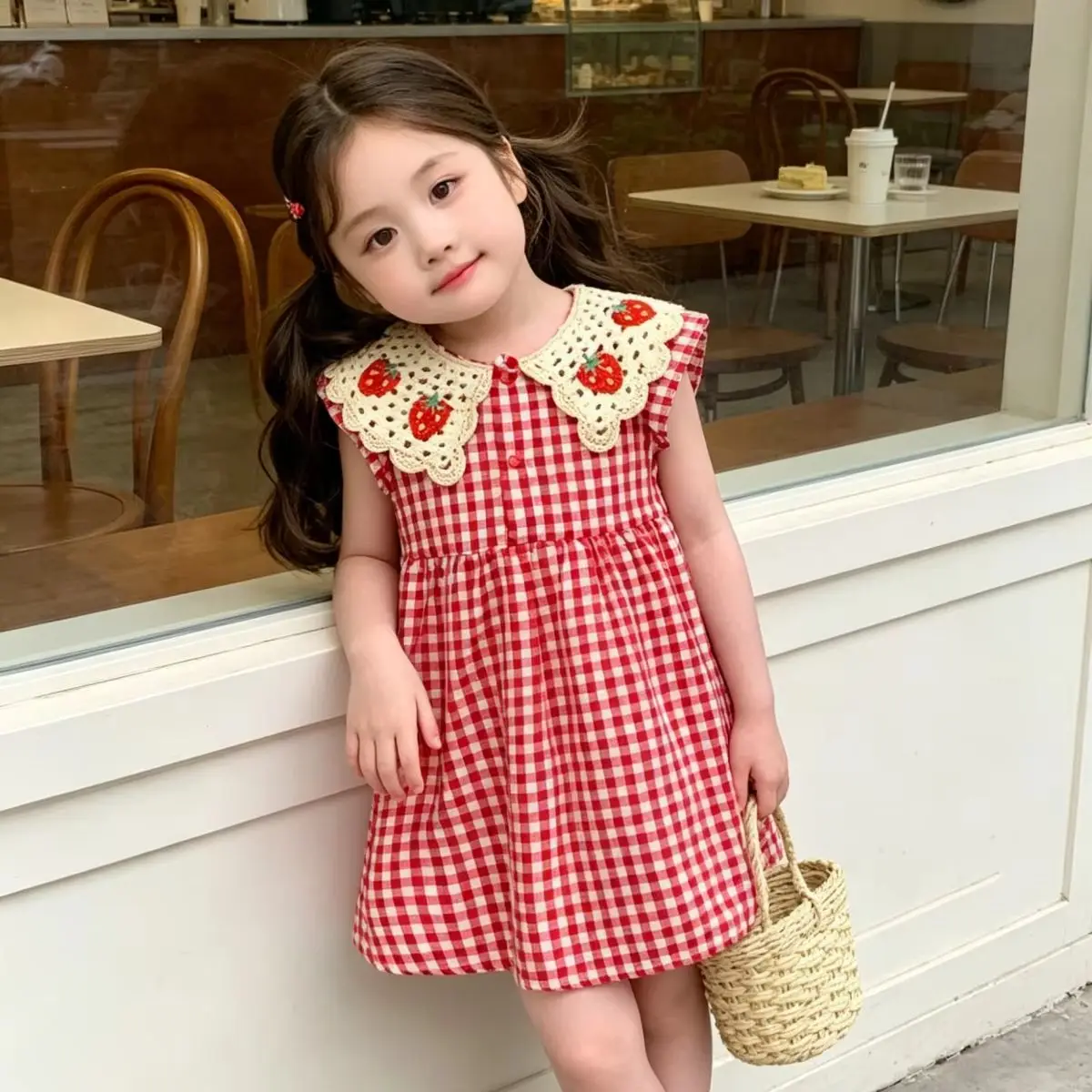 

2-7Y Summer Sweet Style Children Dress Strawberry Embroidery Peter Pan Collar Sleeveless Dress for Girls Red Plaid Kids Clothes