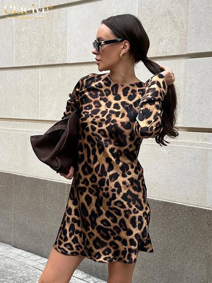 Clacive moda suelta estampado de leopardo vestido de mujer 2025 ceñido al cuerpo cuello redondo manga larga Mini vestidos elegante vestido femenino clásico