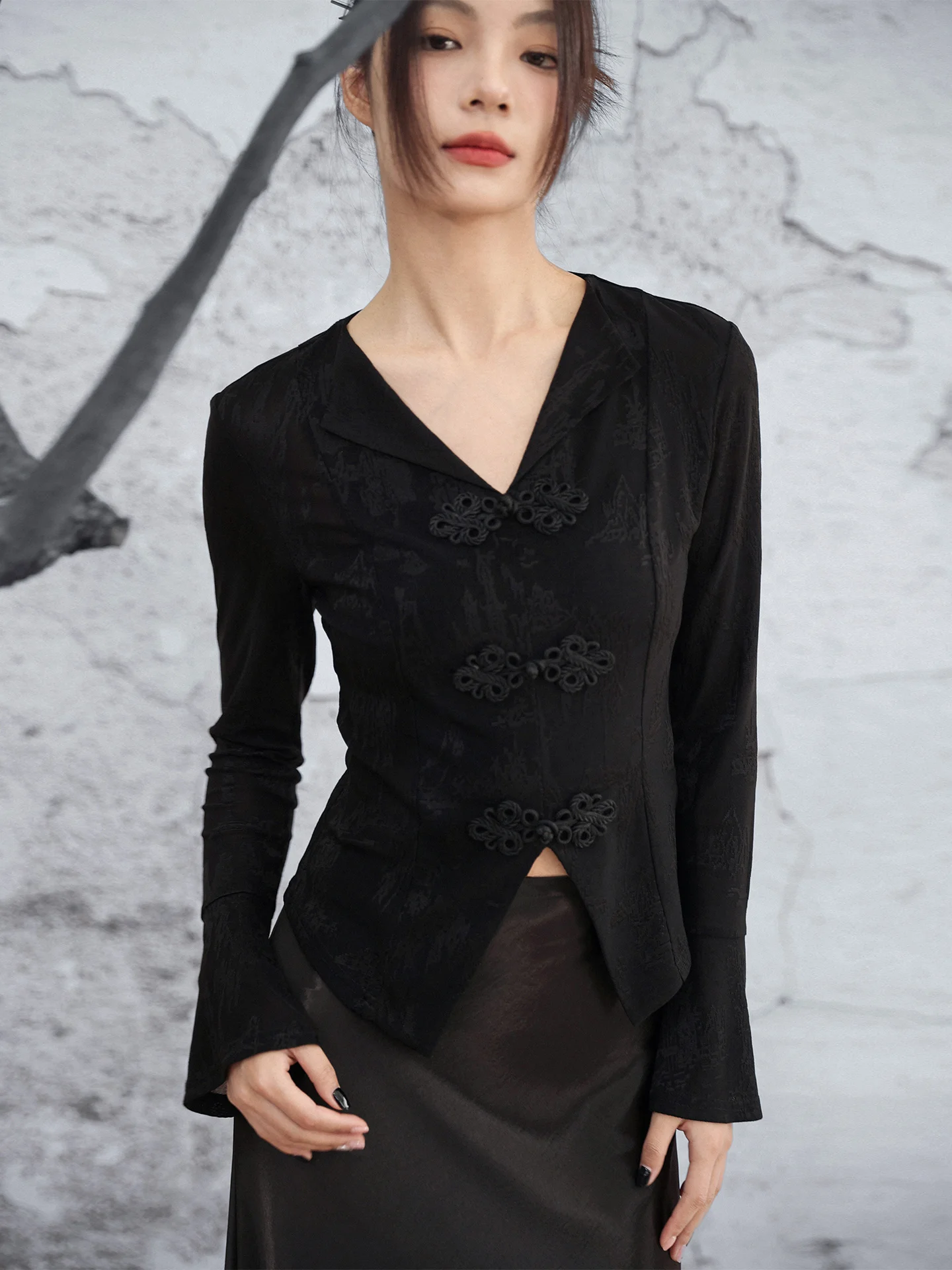 

Романтический ретро-свитер в китайском стиле для женщин: V-образный вырез, вышивка, пэчворк, мягкий полиэстер, дышащий, новая весенняя коллекция