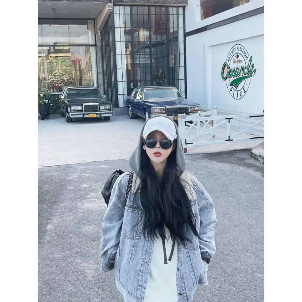 

Женская дизайнерская джинсовая куртка оверсайз, повседневный силуэт, контрастный воротник, весенний топ