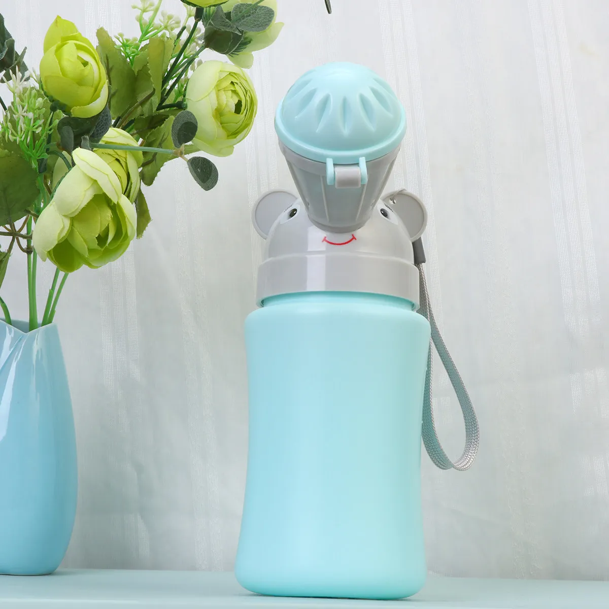 

Портативная автомобильная бутылка-писсуар для малышей, 1 шт., легкая, компактная, бесшовная, с мультяшным дизайном, для путешествий, автомобиля, автобуса