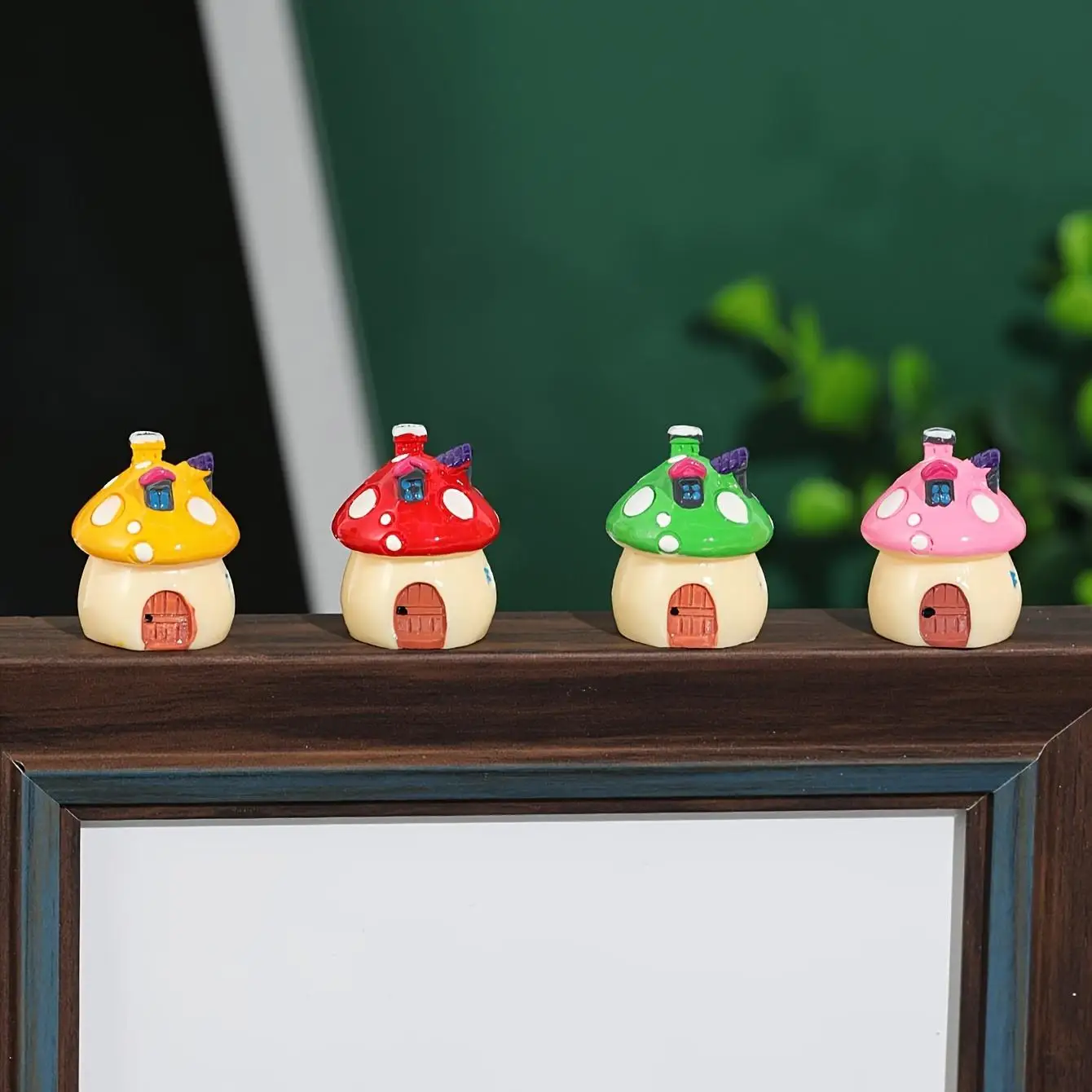 4-piece set of colorful mushroom house home desk ornaments