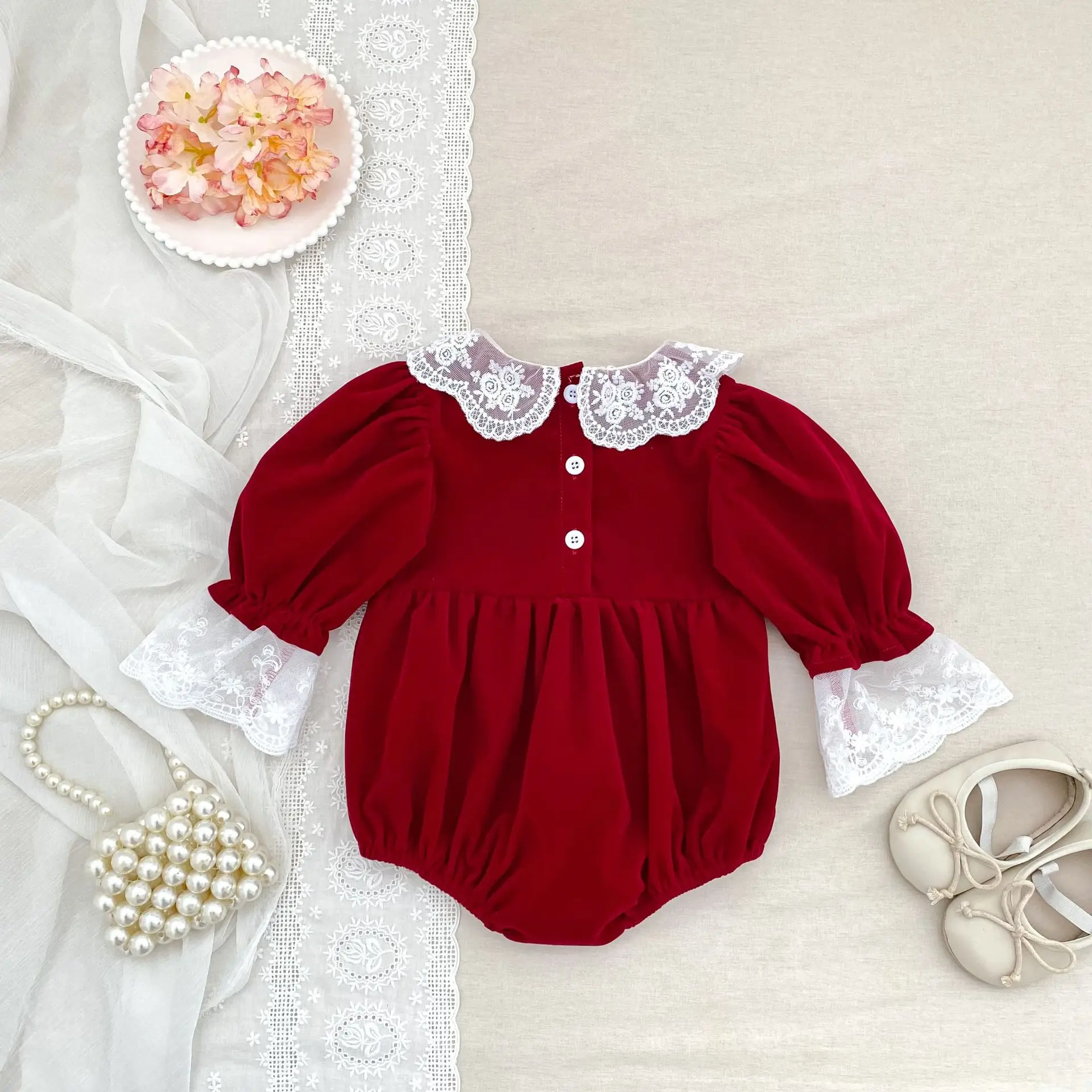 Roter Spitzen-Strampler für Babymädchen, langärmelig, Vintage-Body, Prinzessinnen-Outfit, Frühling/Herbst – Detail 4