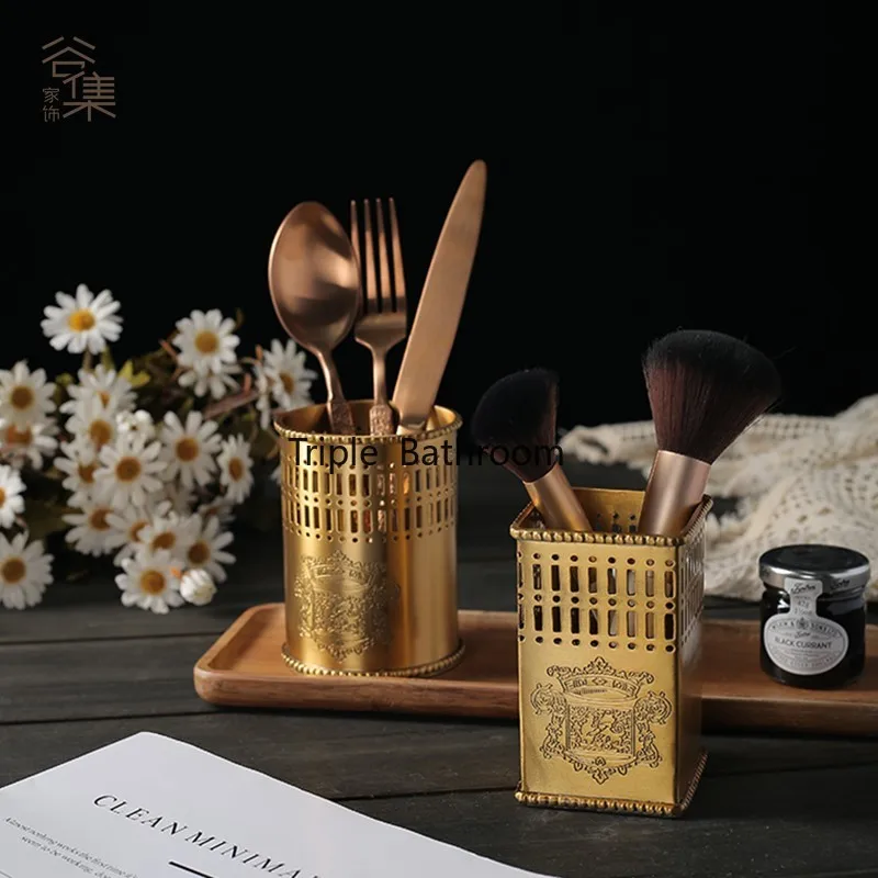 1pc Metal Napkin Holder, Remote Control Storage Rack, Makeup Brush Storage Jar, Desktop Pen Jar Ornament, Household Items