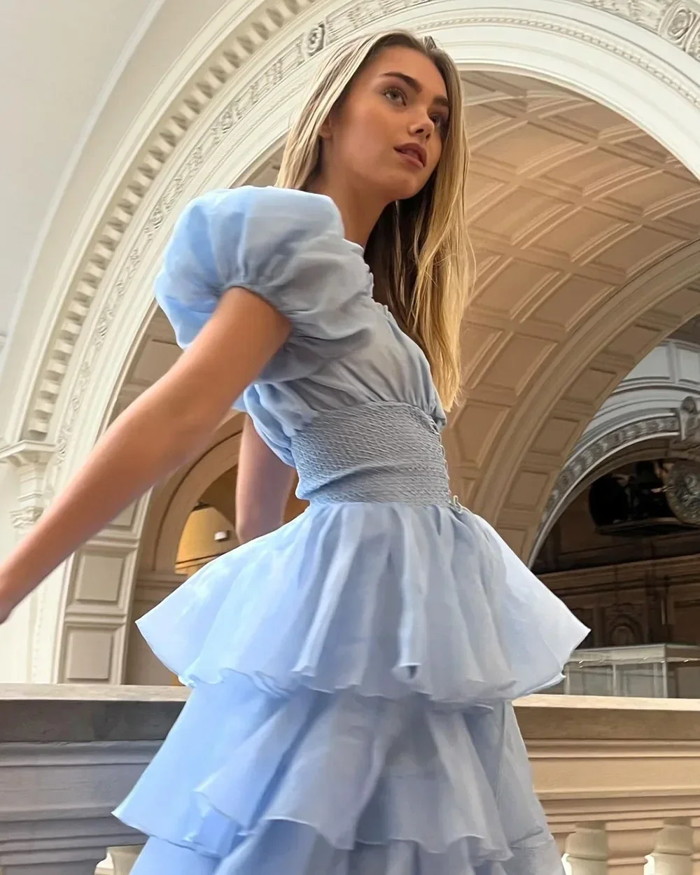 تخصيص السماء الزرقاء المتدرج تنورة فساتين حفلة موسيقية فساتين نفخة قصيرة الأكمام الدانتيل يصل رداء حفلات رسمية فستان عيد ميلاد جودة عالية
