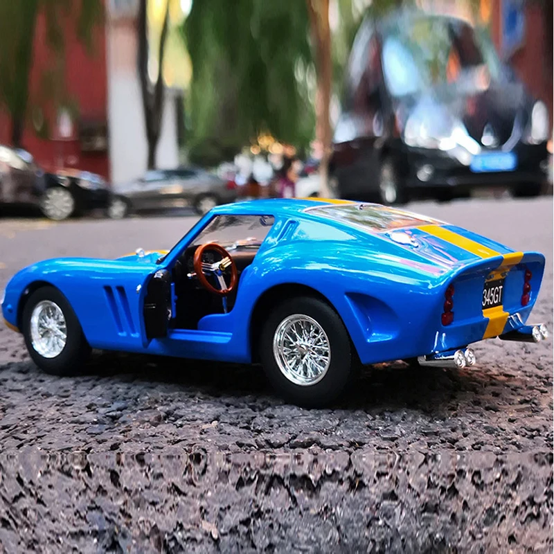 Ferrari 250 GTO modelo de coche en miniatura, juguete de simulación, aleación, fundición a presión, vehículos, decoración del hogar, 1:24