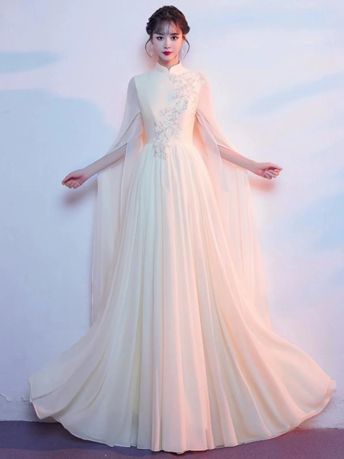 

Элегантный длинный сценический костюм для хора, для выступлений с древними китайскими инструментами, для декламации, для высококлассных церемоний