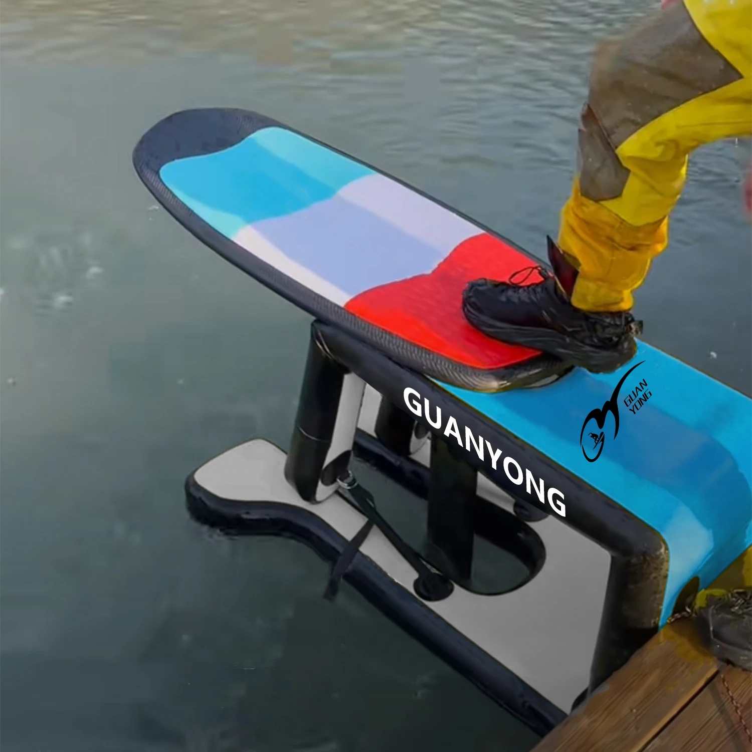 Efoil Electric Hydrofoil Surfboard - منصة هيدروفويل قابلة للنفخ من دوكستارتر،