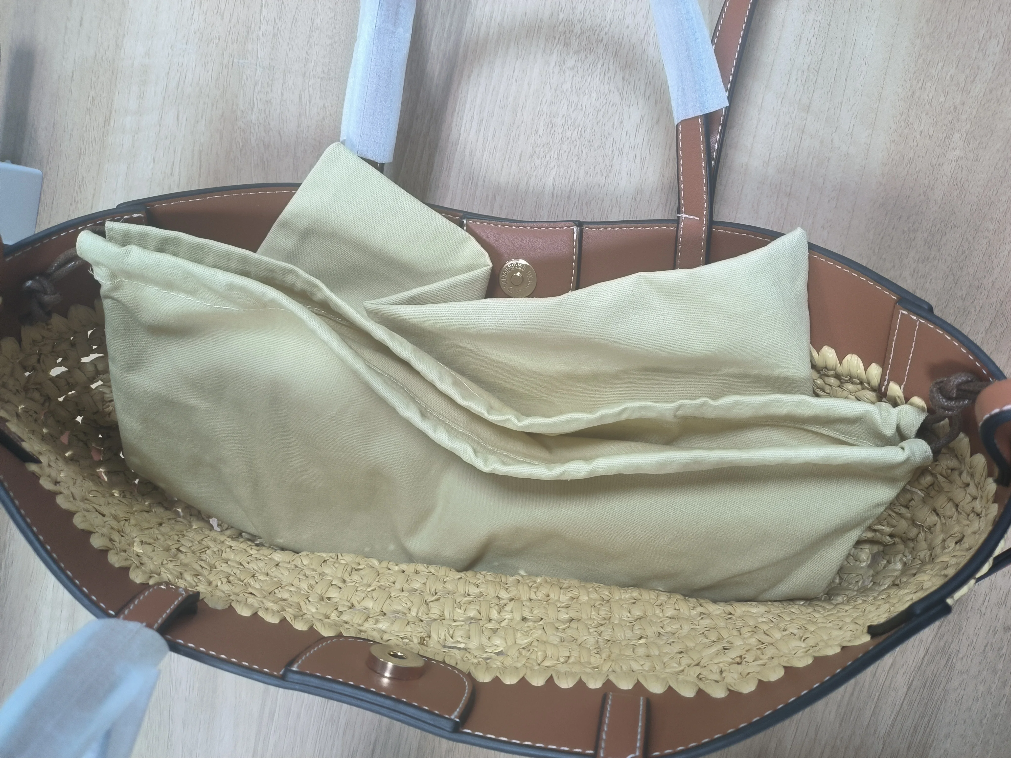 Marke Hohl Woven Strand Tasche Nische Mode Schulter Unterarm Tasche Große Kapazität High-end-Nähte Tote Tasche frauen eimer Tasche – Detail 3