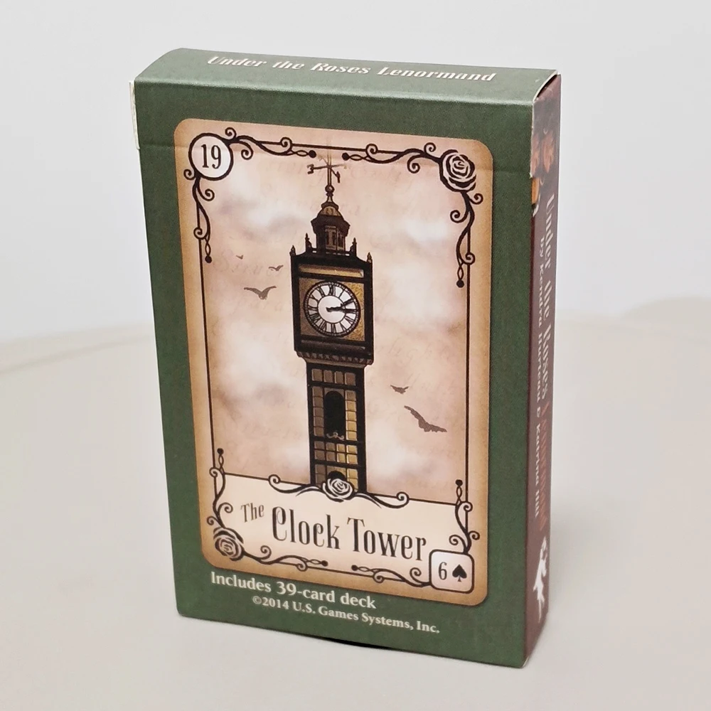 

Колода Ленорман под розами. Очаровательная колода Petit Lenormand размером 9*6 см, 40 карточек, представленная с нежными разными иллюстрациями.