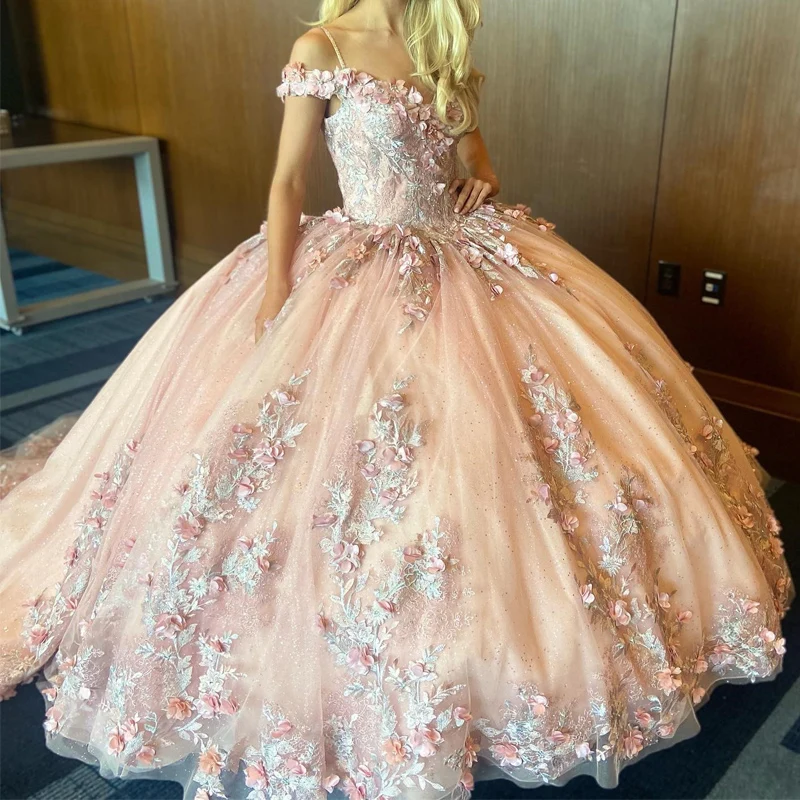 

2024 Champagne Shiny Princess Quinceanera Dresses Off Shoulder Lace Appliques 3D Flower Beading Crystal Vestidos De 15 Años