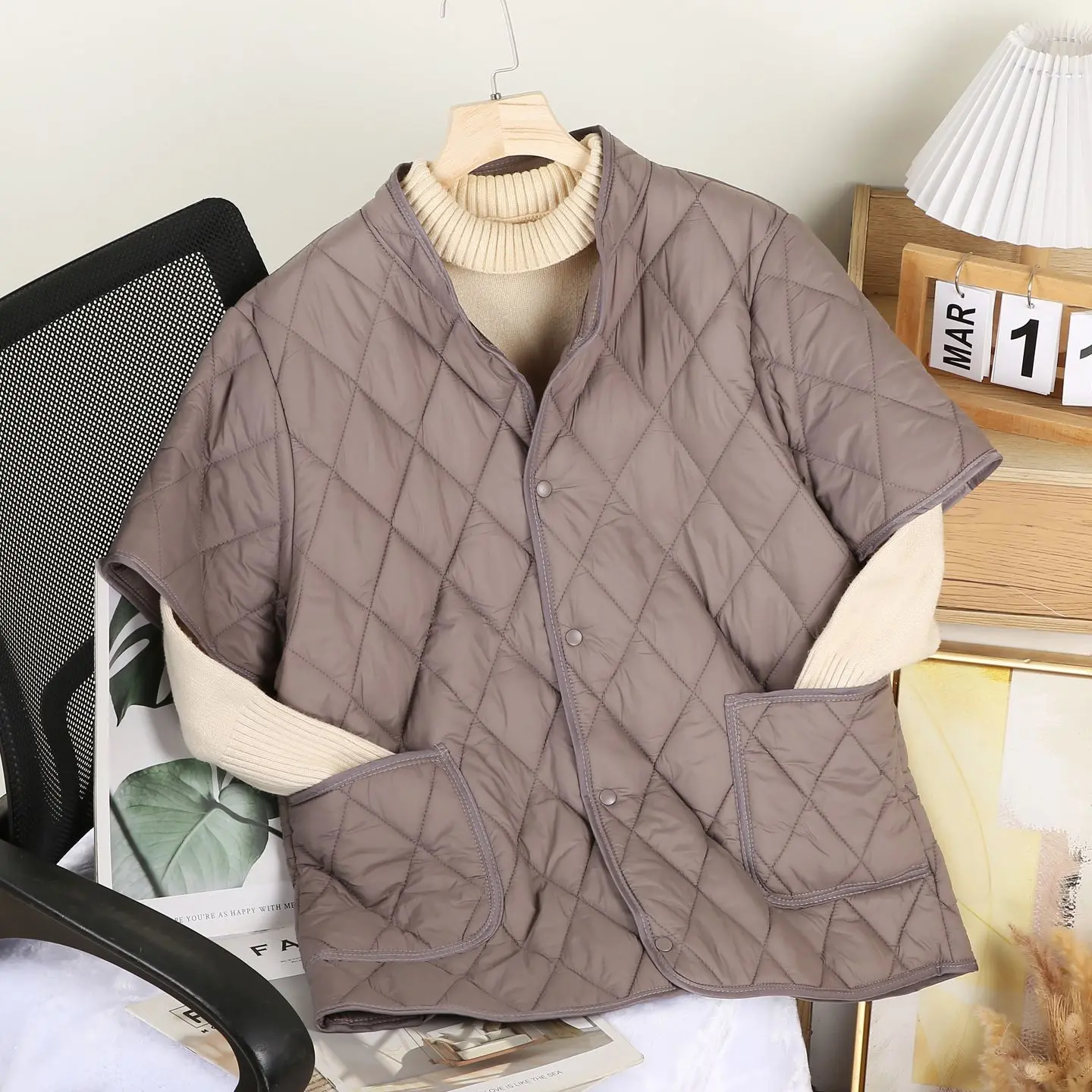 

Men's Cotton Jacket Button Stand Collar Short Sleeve Warmth Inner Shoulder Protection Pocket Casual Style Nylon Fabric