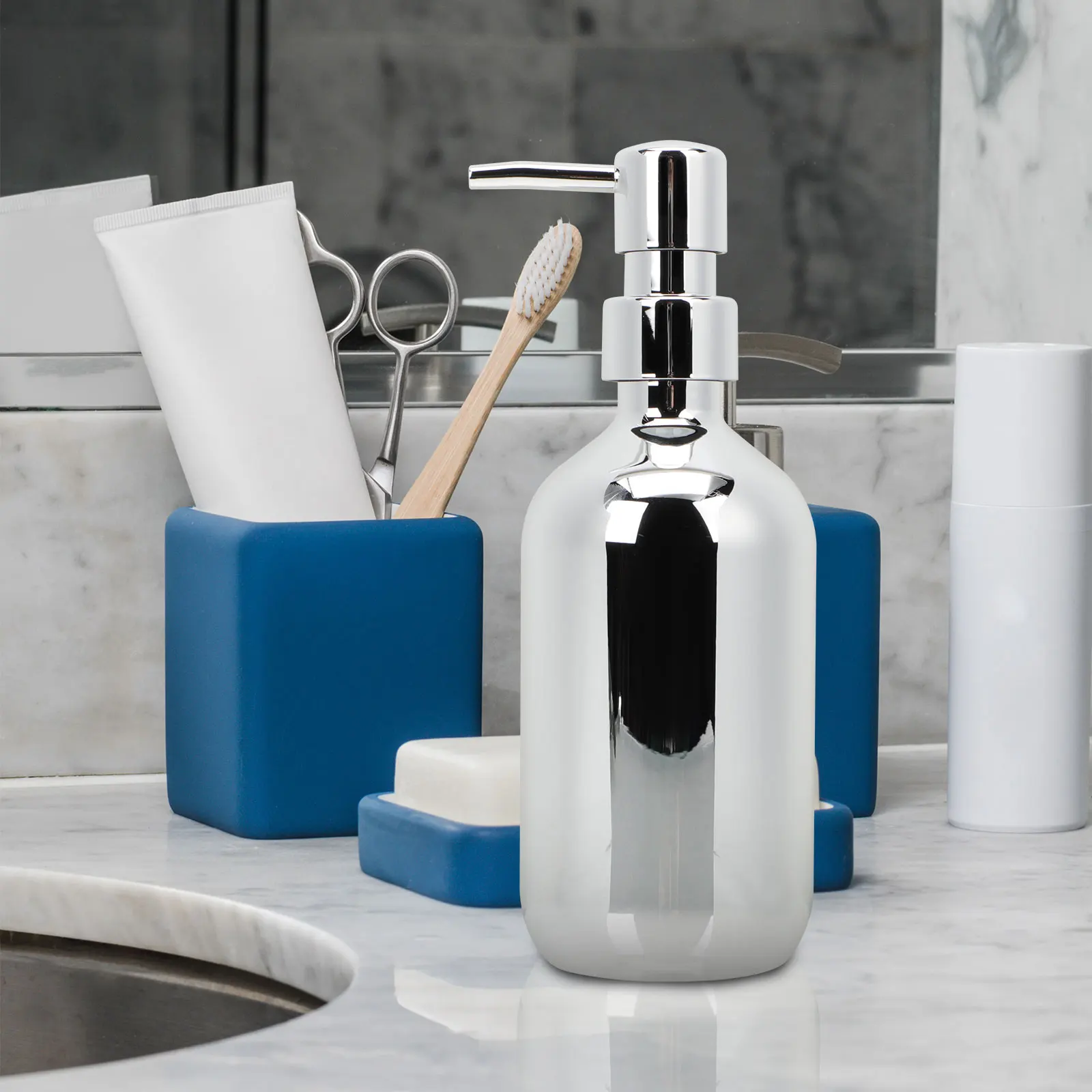 

Press-Type Shampoo Bottle Portable Refillable Plastic Pump Dispenser Leak-Proof Empty Shower Bottle for Home Travel Use