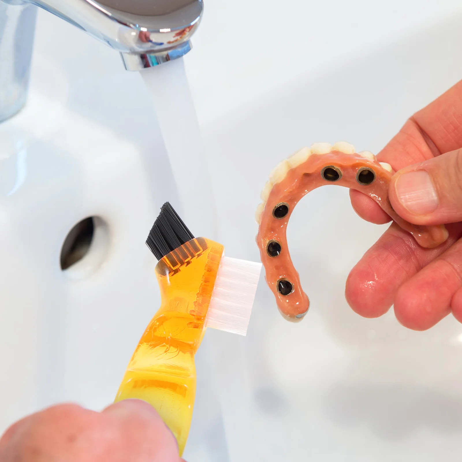 

4pcs Portable Mini Double-Head Denture Brush For Oral Care Multi-Functional Cleaning Tool Household Small Practical Personal