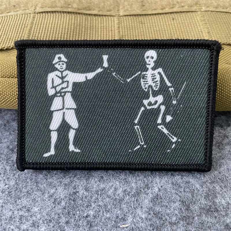 Bartholomew Roberts Pirate Flag Tactical Patch Black Sails Morale Badge Hook and Loop Skull Printing Armband Backpack Stickers