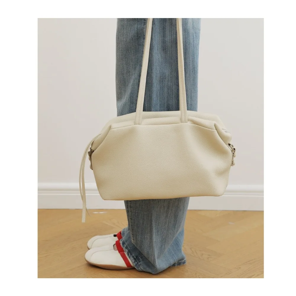 2026 Autumn and Winter Minimalist Texture Cowhide Large Capacity Single Shoulder Oblique Tote Bag Pillow Fashion Small Square