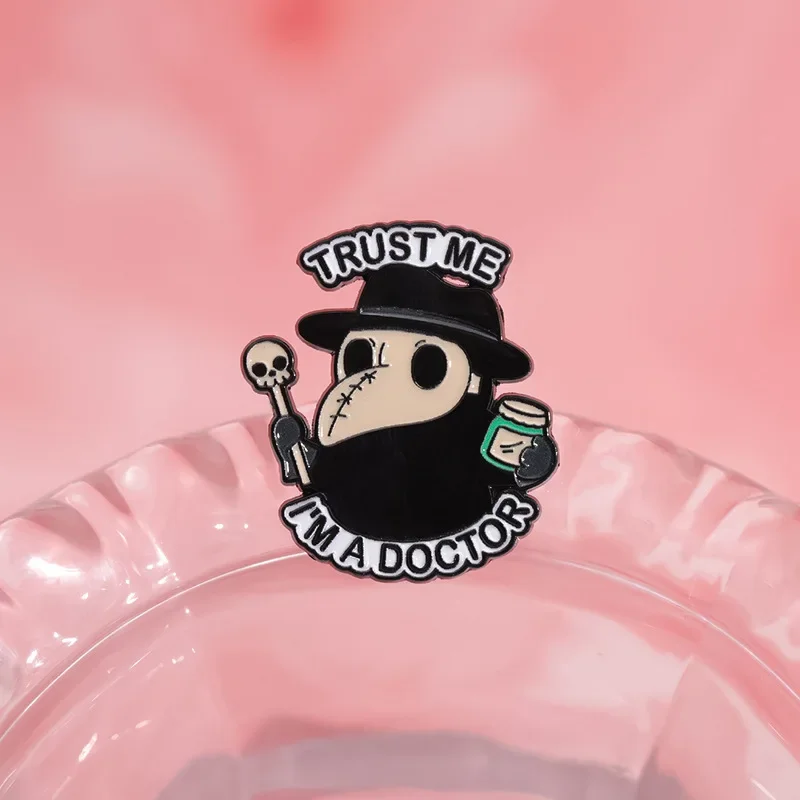 Animal Brooch Cartoon Crow Doctor Mask Metal Badge Small Jewelry Wholesale Brooches for Clothing Bag Pins and Badges Cap Pin