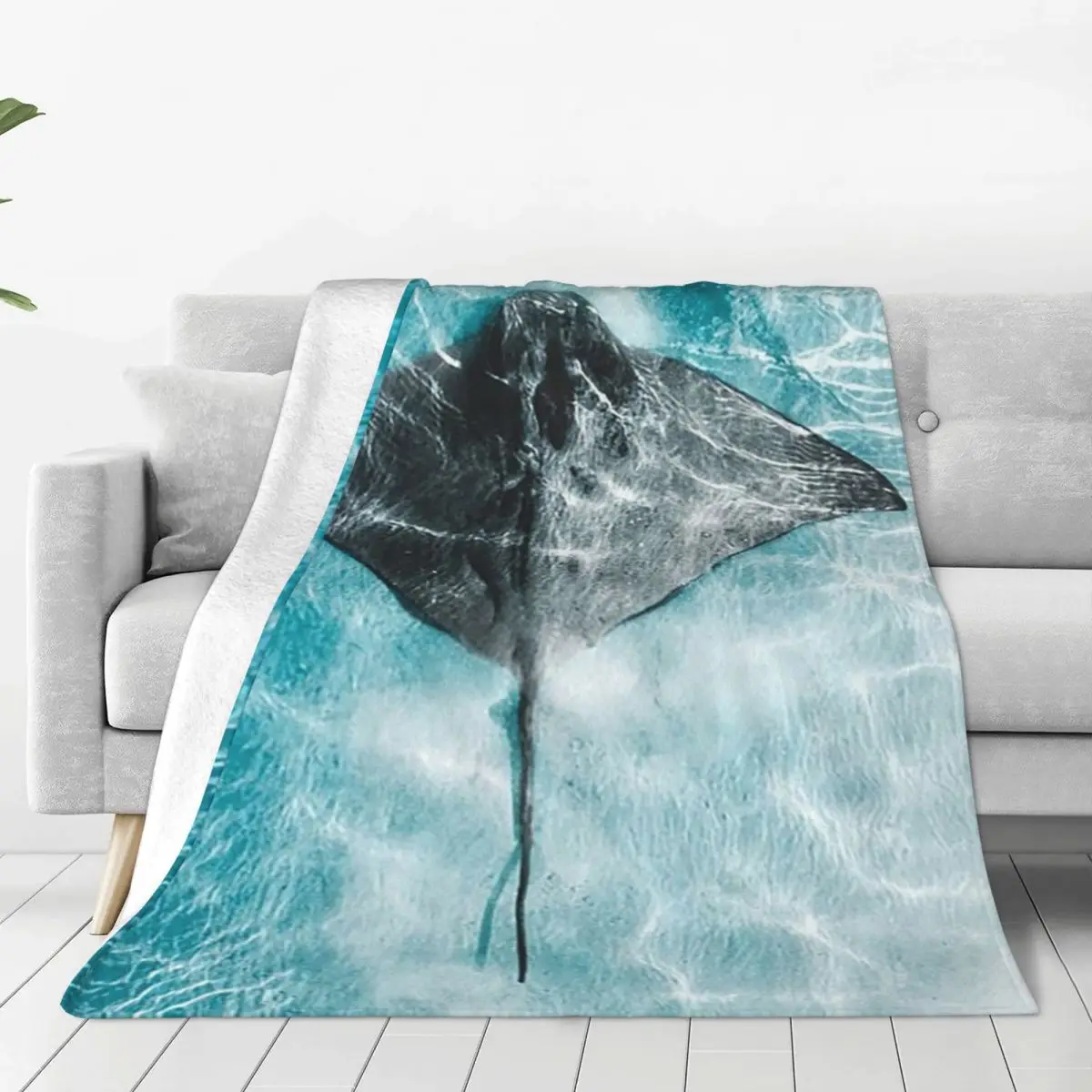 Stingray Swimming Blanket Flannel Lightweight Sofa Throw Blankets For Home Bedroom Outdoor Throws Bedspread Quilt