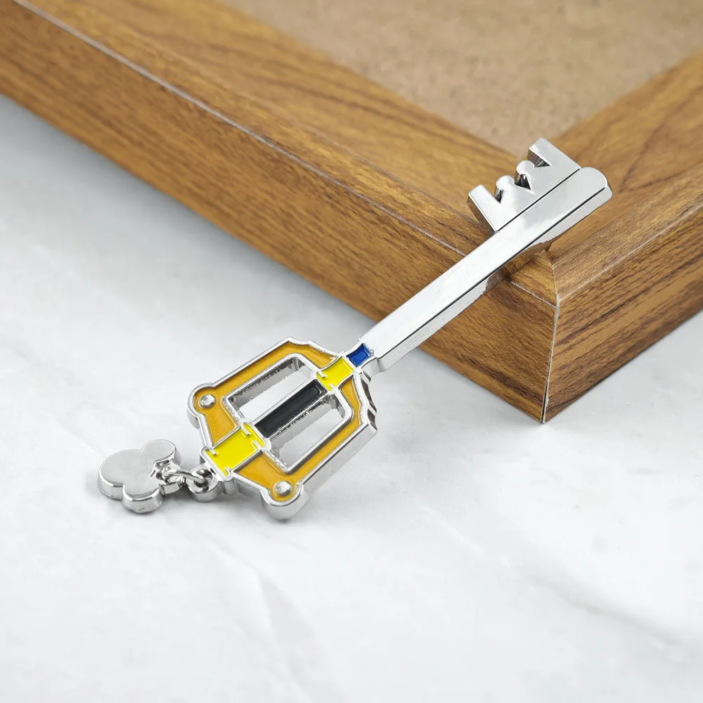 Kingdom Hearts Keyblade-Brosche, Kronenschlüssel-Metallabzeichen, Anhängerkette, Emaille-Pin, Spiel- und Anime-Zubehör, Anstecknadel, Geschenk – Detail 5