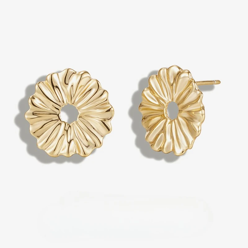 

New S925 Silver Daisy Extremely Simple Style, Personalized and Versatile Earrings, Wedding Jewelry