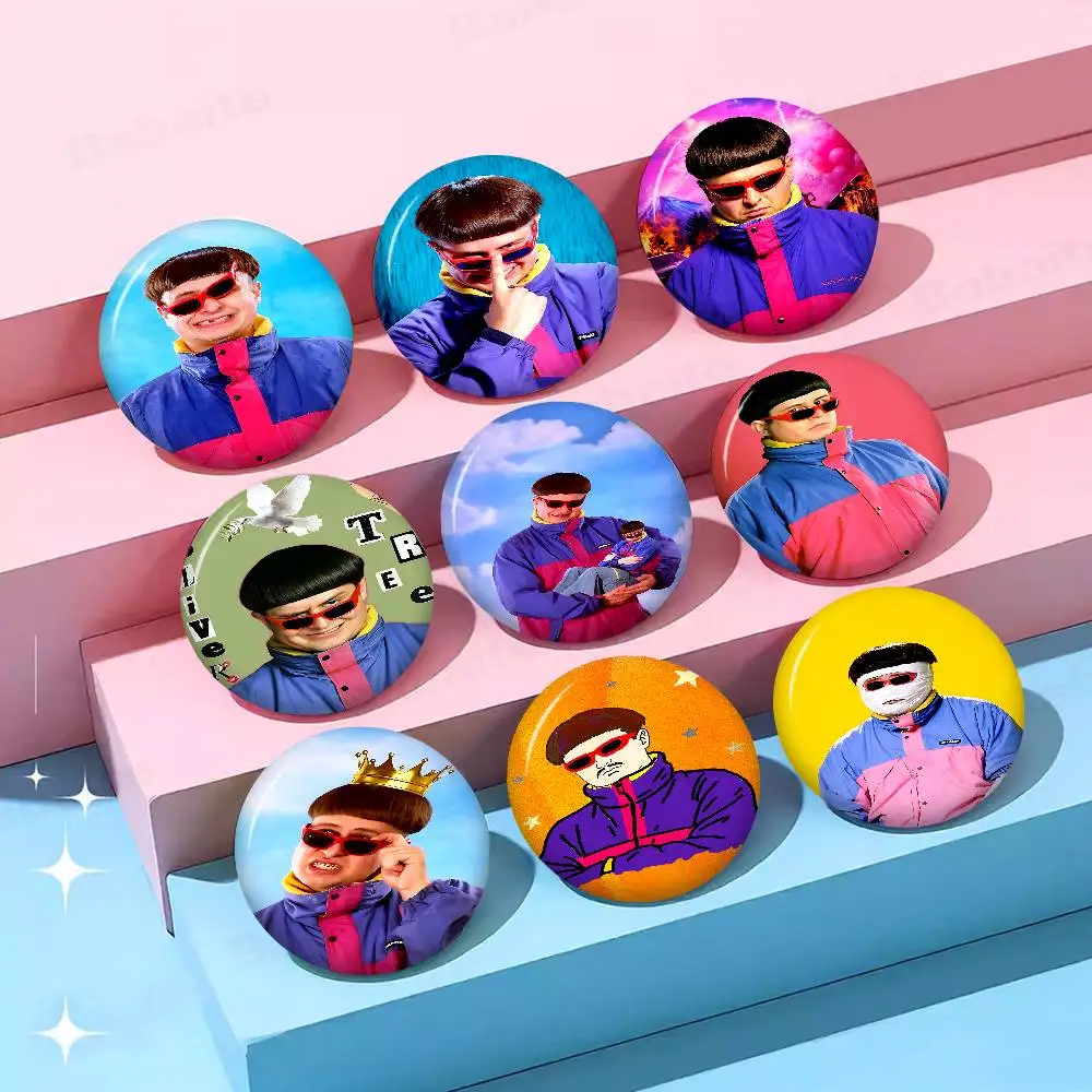 Singer Oliver Tree Cartoon Brooches Anime Badge Round Handmade Brooch Lapel Pins Jewelry for Backpack Clothes Gifts