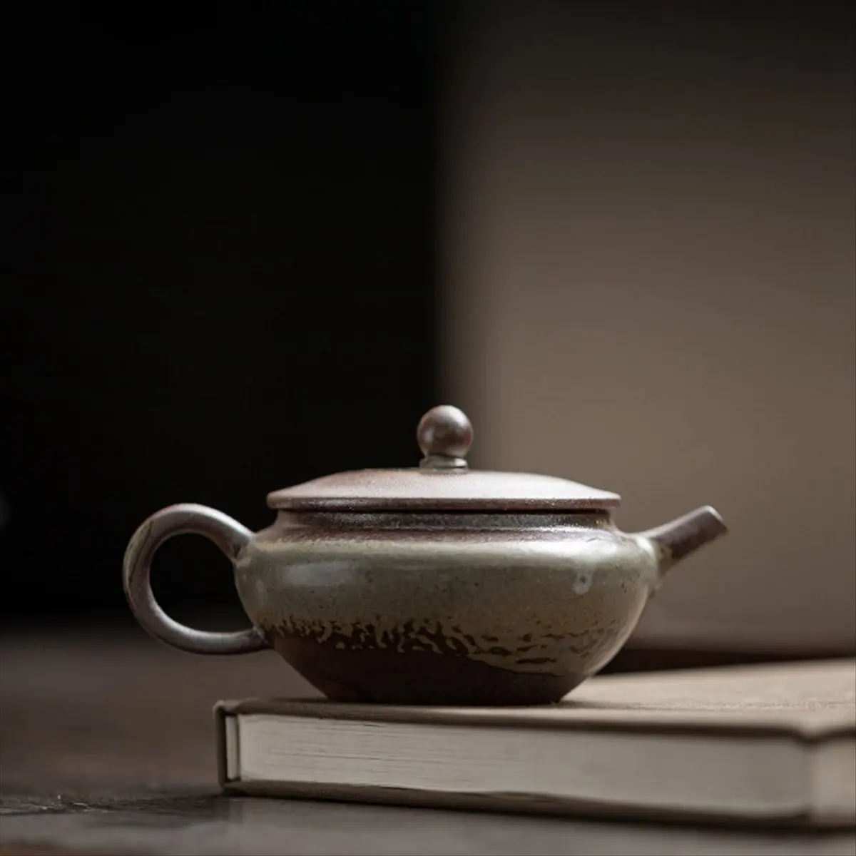 Théière plate en céramique rétro chinoise de 100 ml, en argile de roche ancienne, avec filtre à trou sphérique, pour la cérémoni