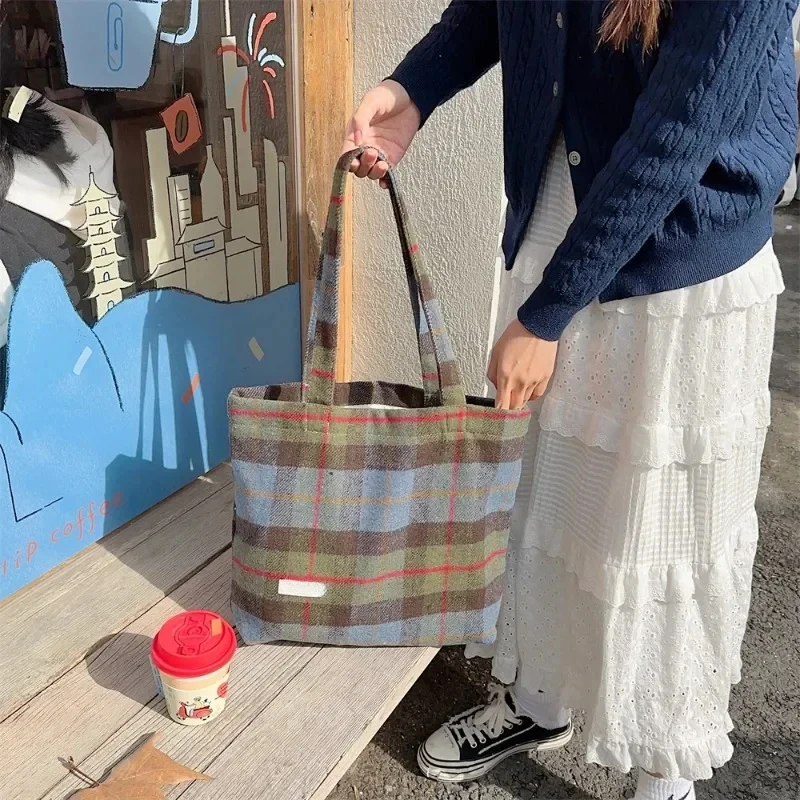 Autumn and Winter Large Capacity Women\'s Bag Retro Woolen Plaid Hand-held Tote Bag Woolen Simple Shoulder Bag